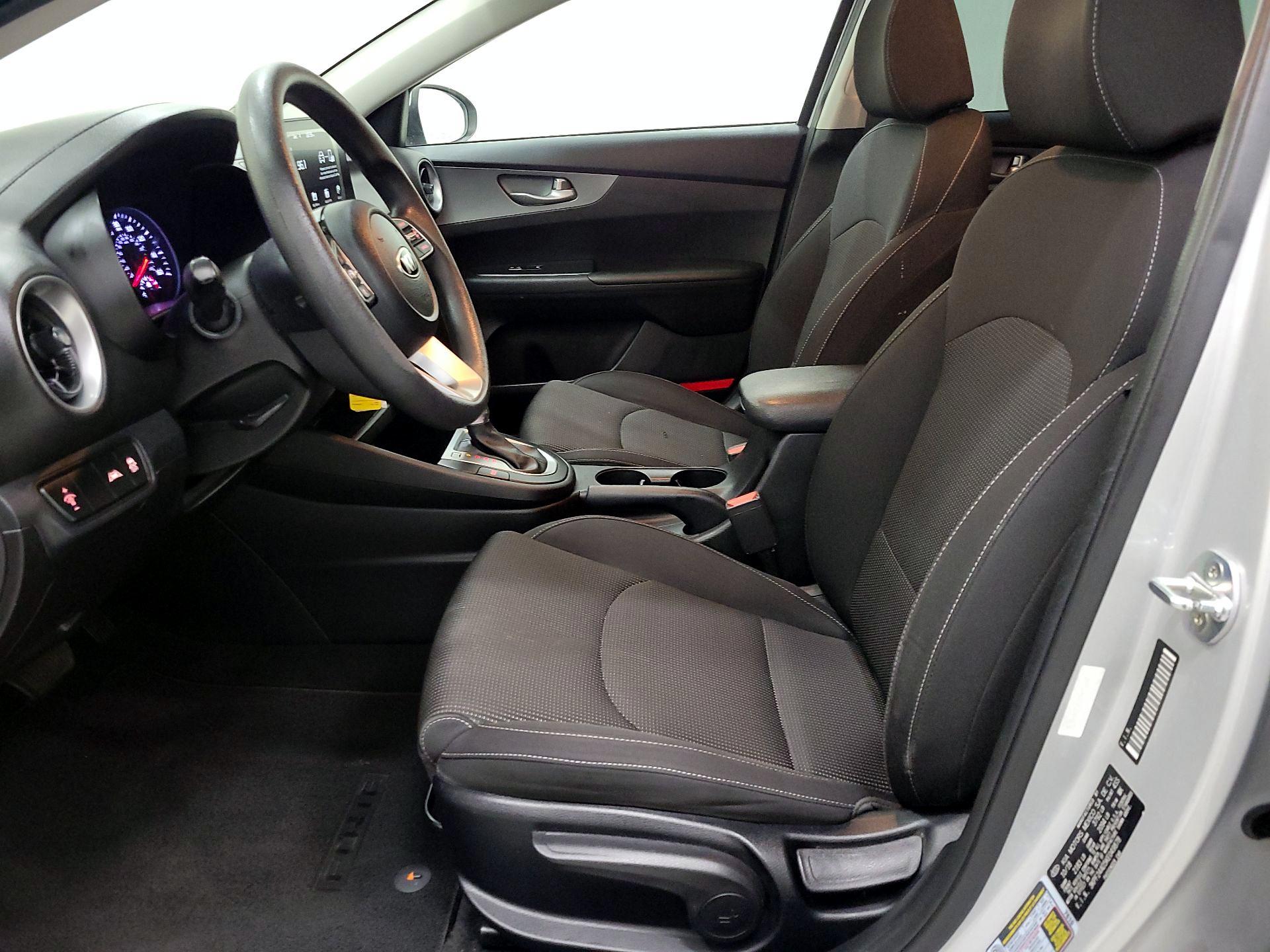 Thumbnail: 2019 Kia Forte - 11