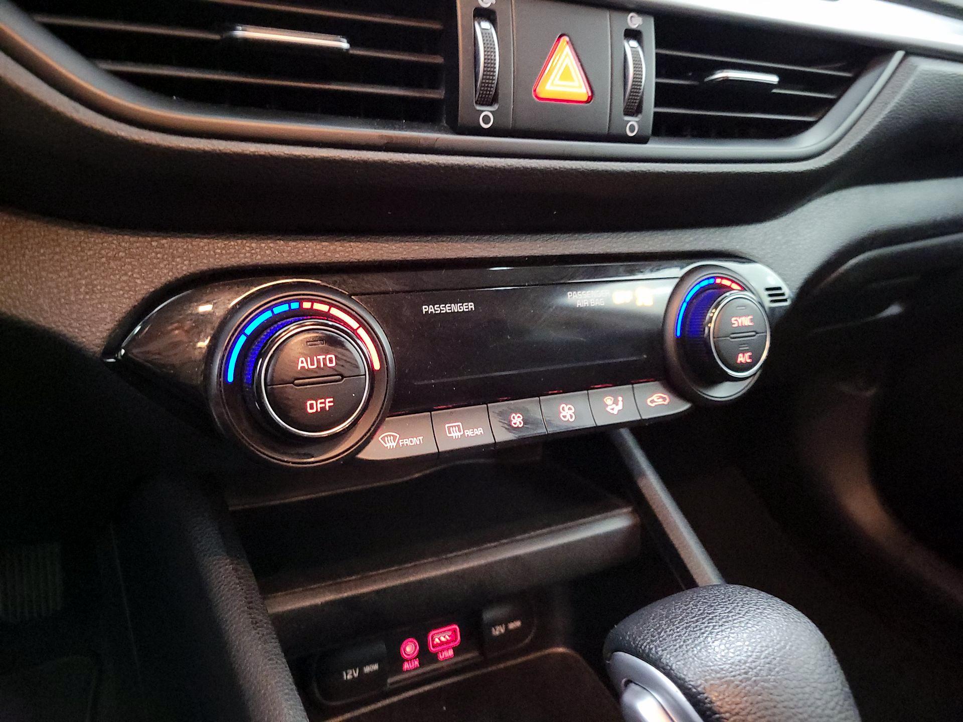 Thumbnail: 2019 Kia Forte - 16