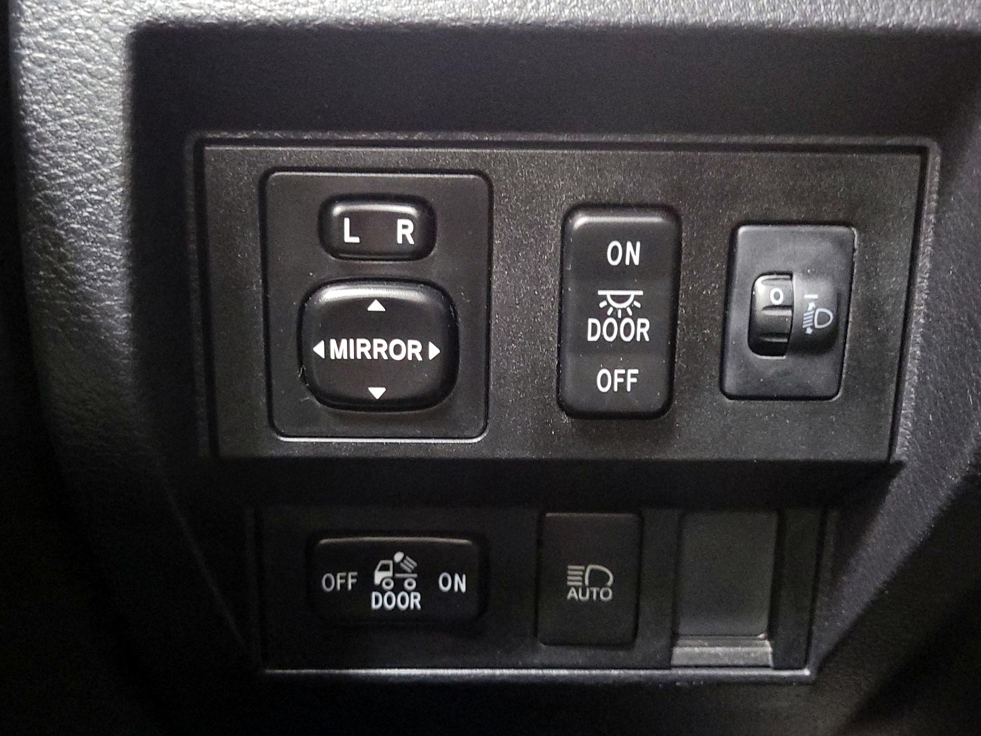 Thumbnail: 2019 Toyota Tundra - 13