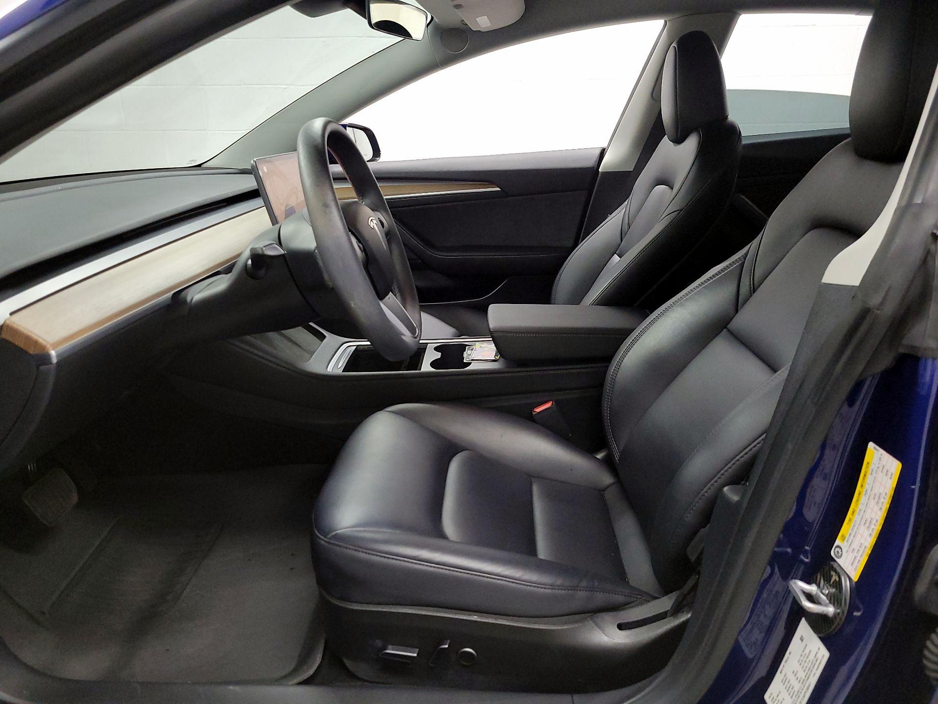 Thumbnail: 2023 Tesla Model 3 - 11