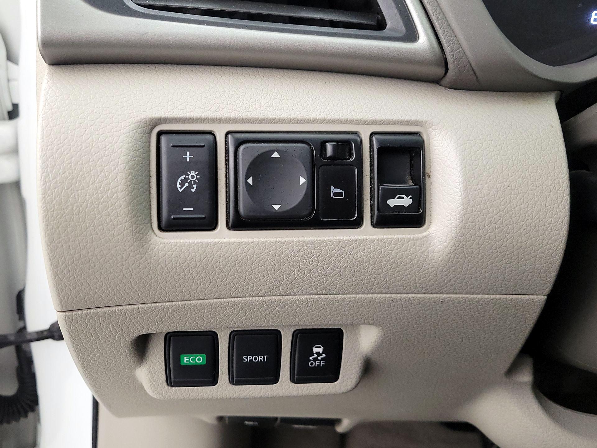 Thumbnail: 2014 Nissan Sentra - 13