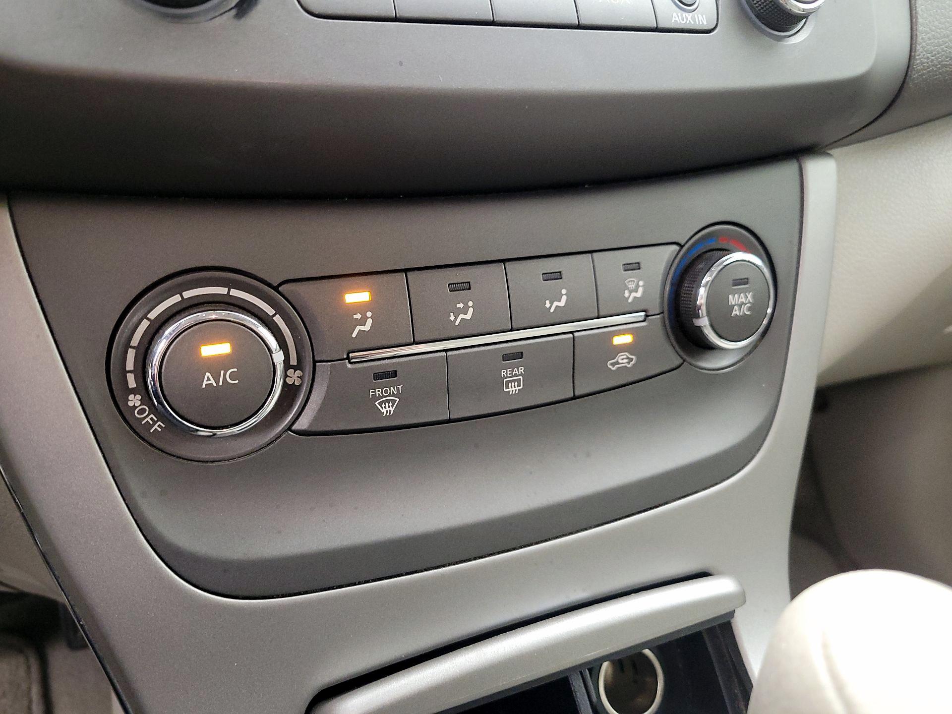 Thumbnail: 2014 Nissan Sentra - 15