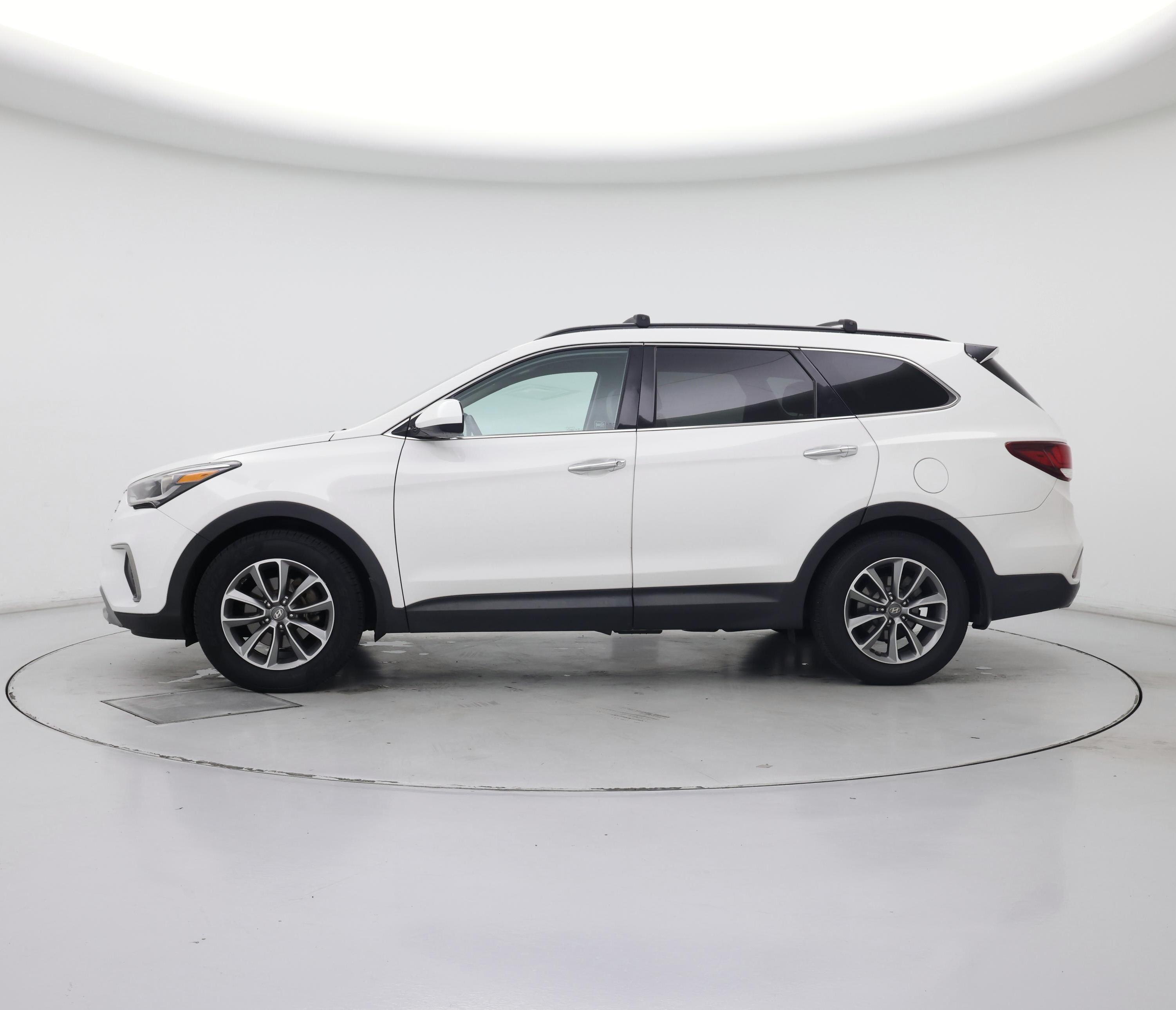 Thumbnail: 2018 Hyundai Santa Fe - 3