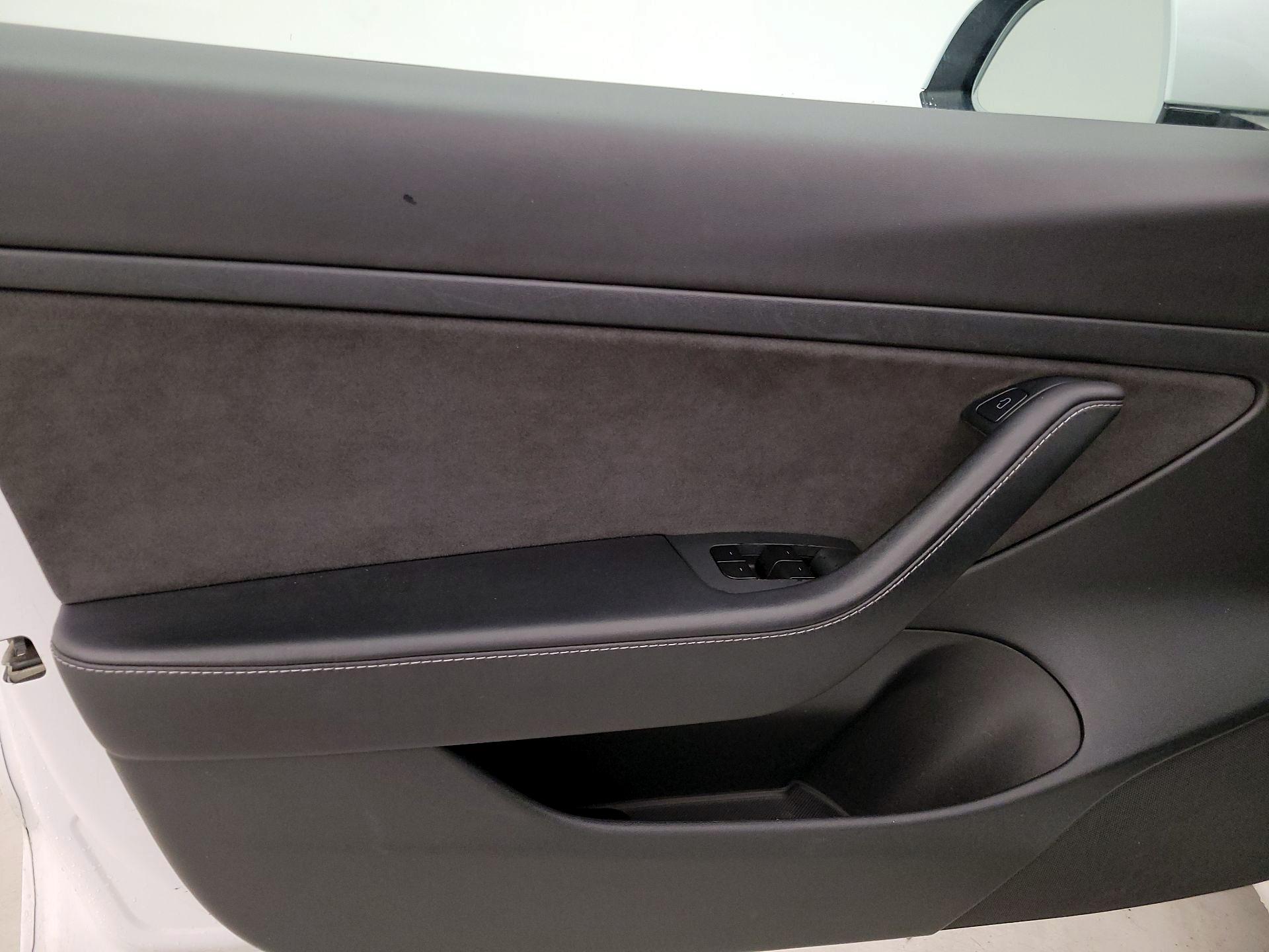 Thumbnail: 2021 Tesla Model 3 - 12