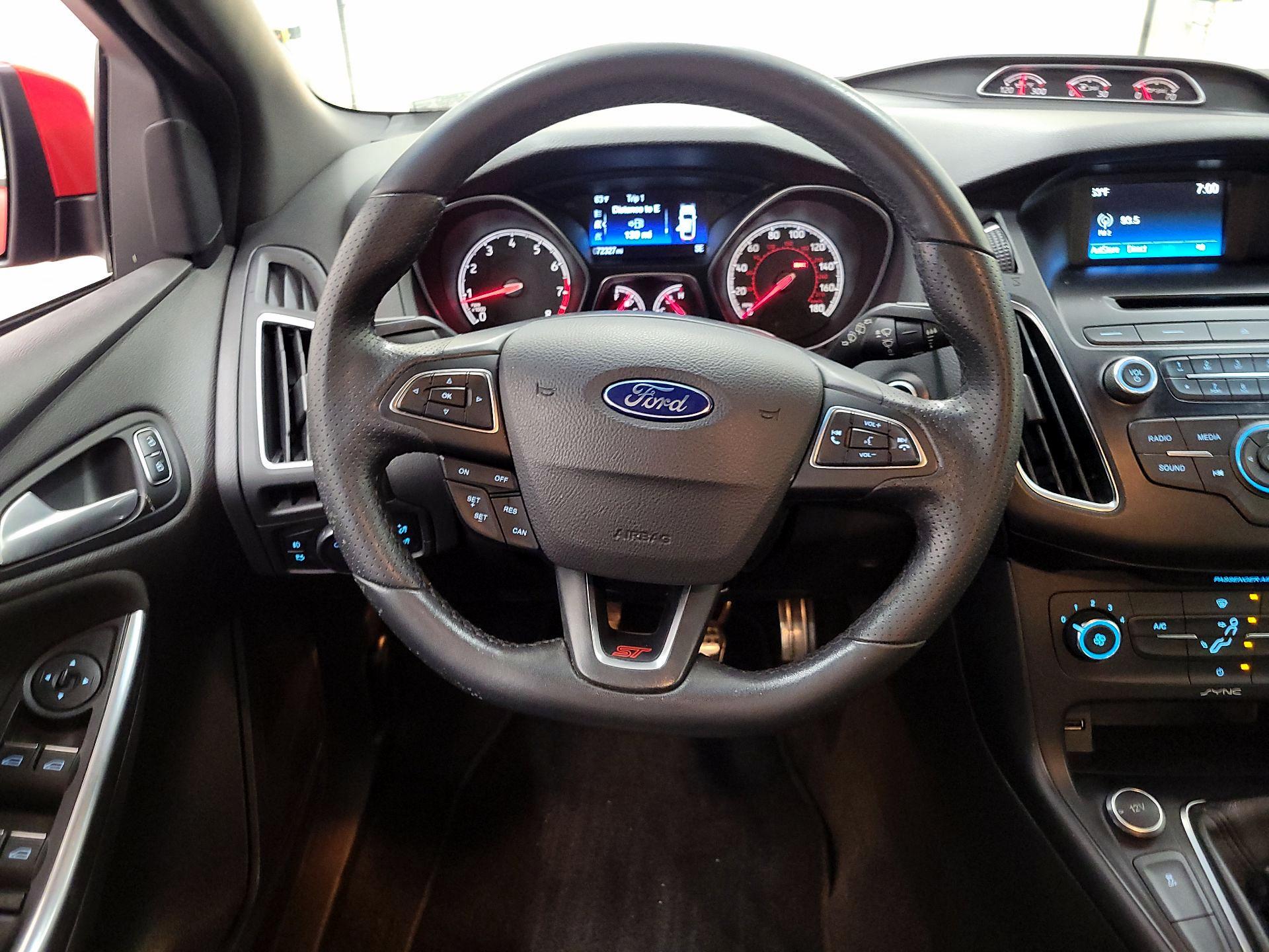 Thumbnail: 2016 Ford Focus - 10