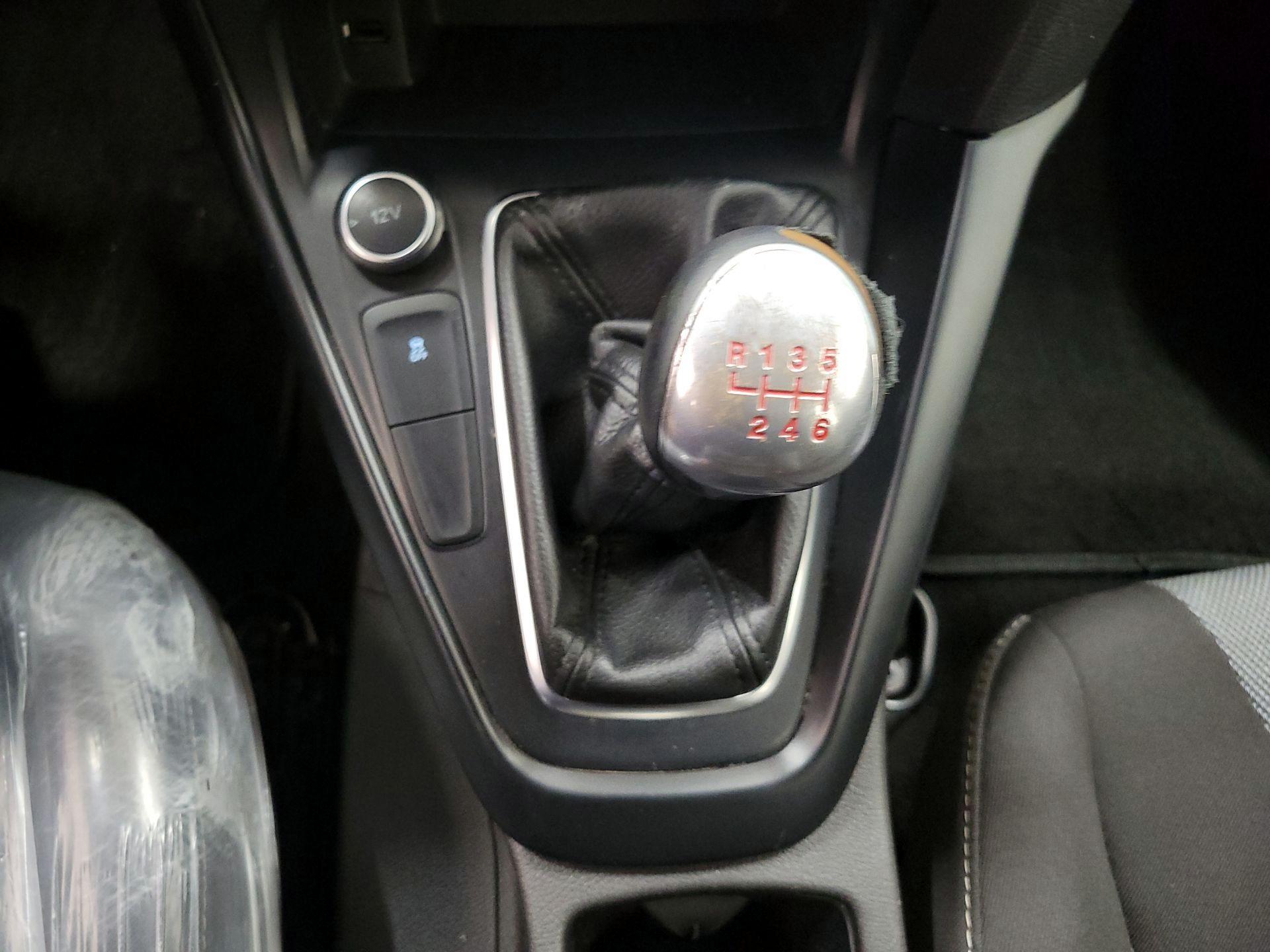 Thumbnail: 2016 Ford Focus - 17