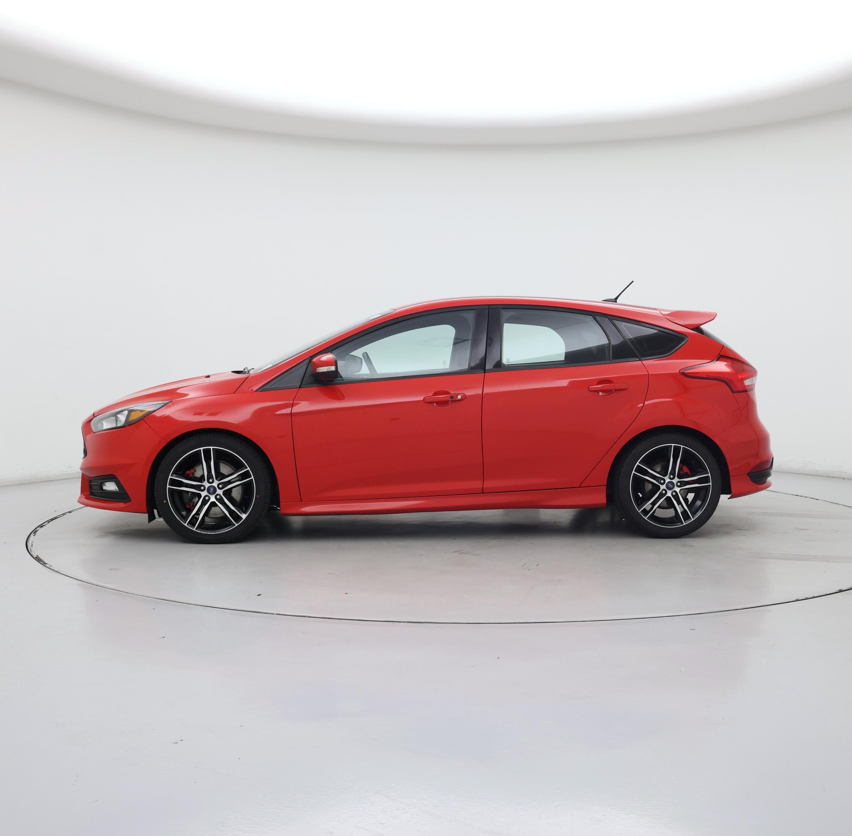 Thumbnail: 2016 Ford Focus - 3