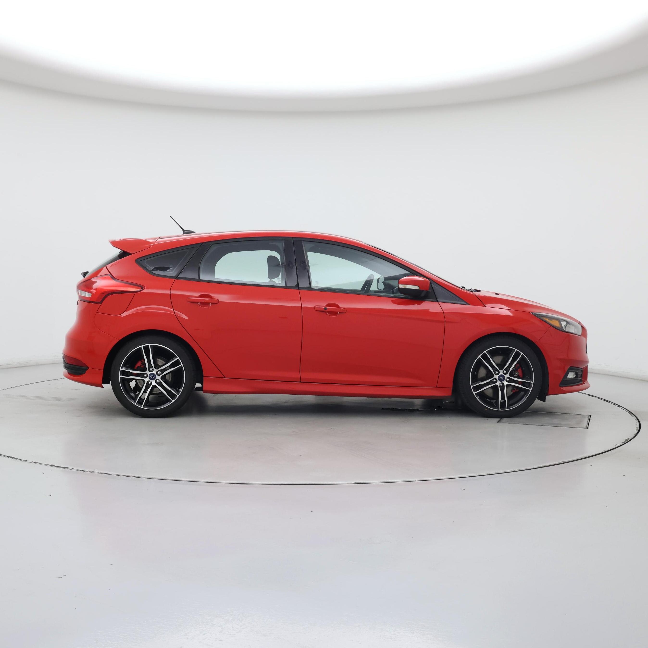 Thumbnail: 2016 Ford Focus - 7