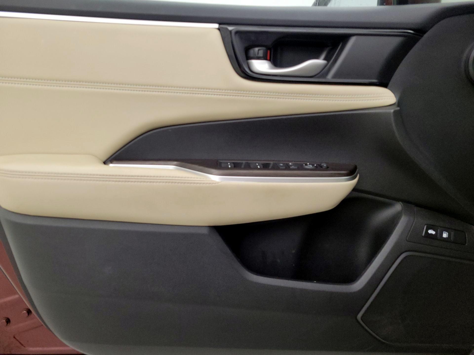 Thumbnail: 2018 Honda Clarity - 12