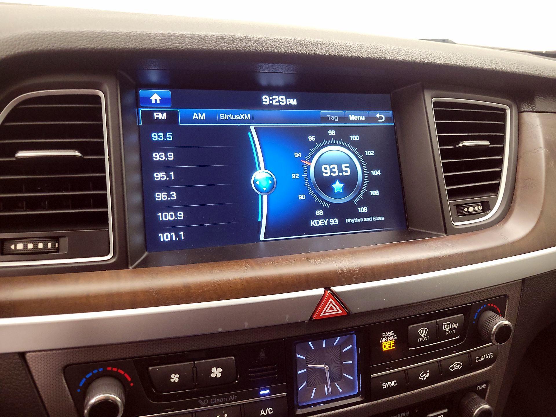 Thumbnail: 2017 Genesis G80 - 15