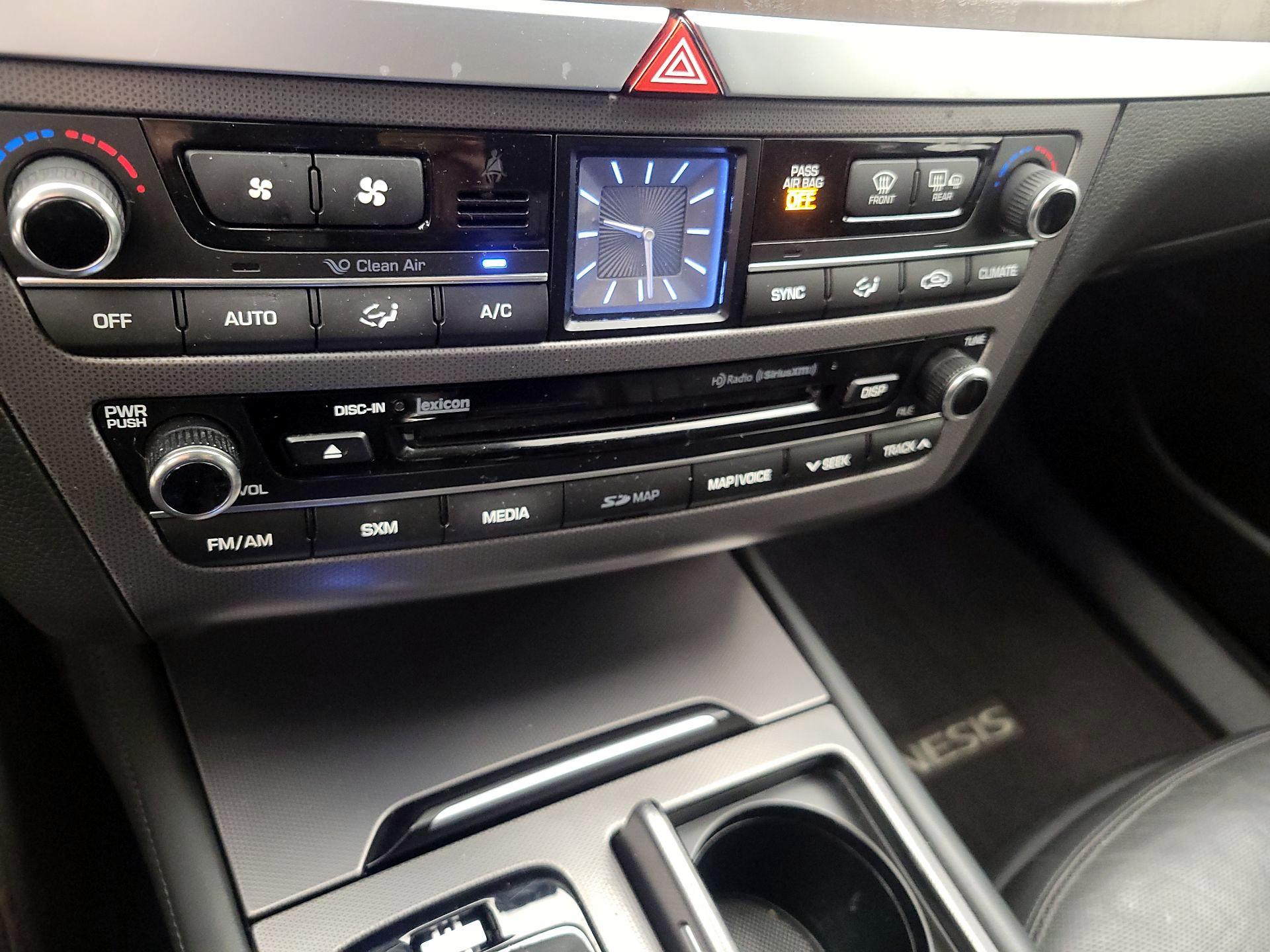 Thumbnail: 2017 Genesis G80 - 16