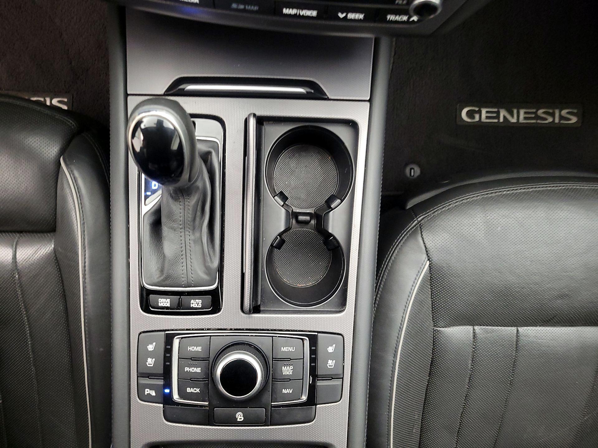 Thumbnail: 2017 Genesis G80 - 17