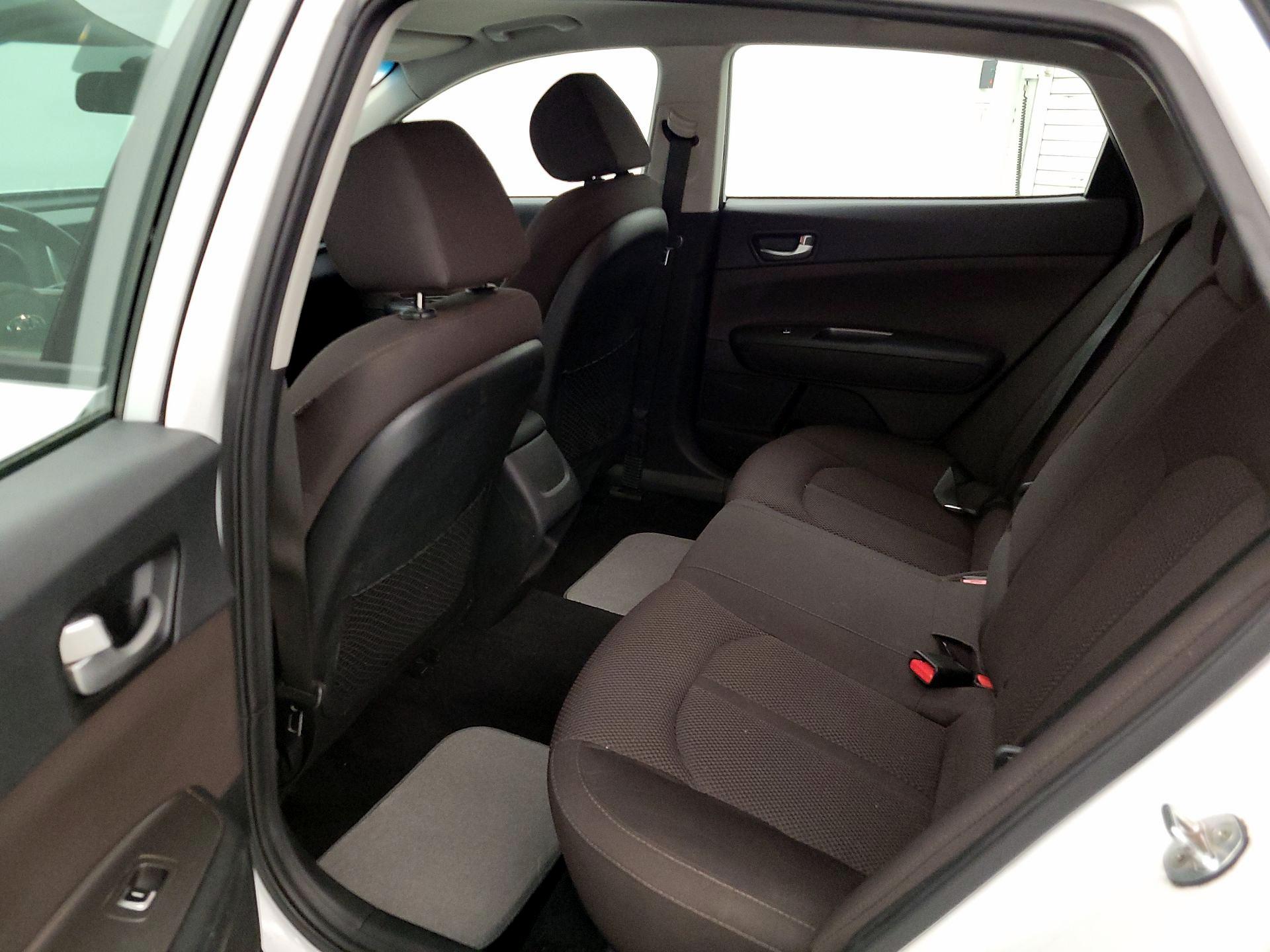 Thumbnail: 2019 Kia Optima - 19