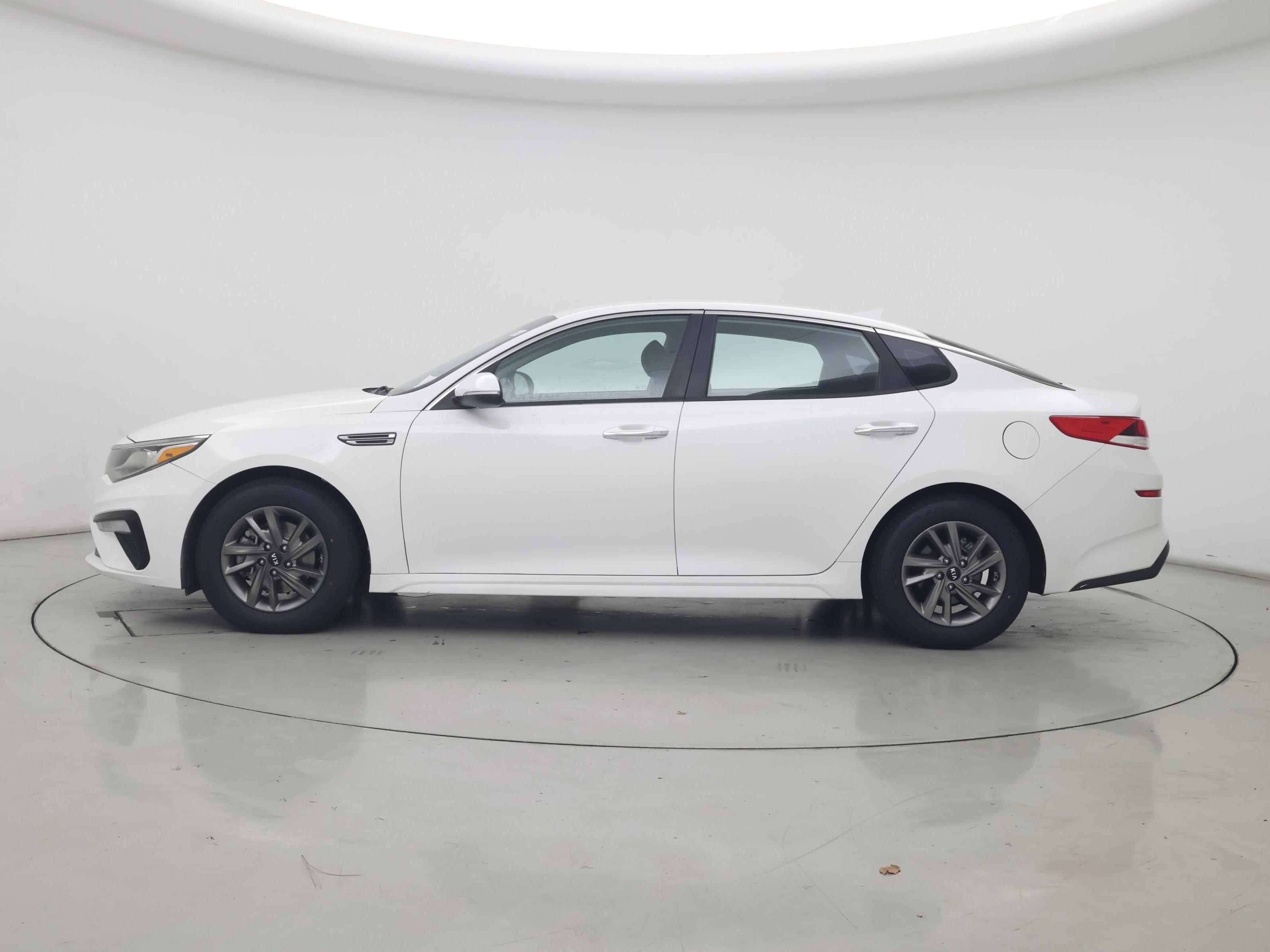 Thumbnail: 2019 Kia Optima - 3