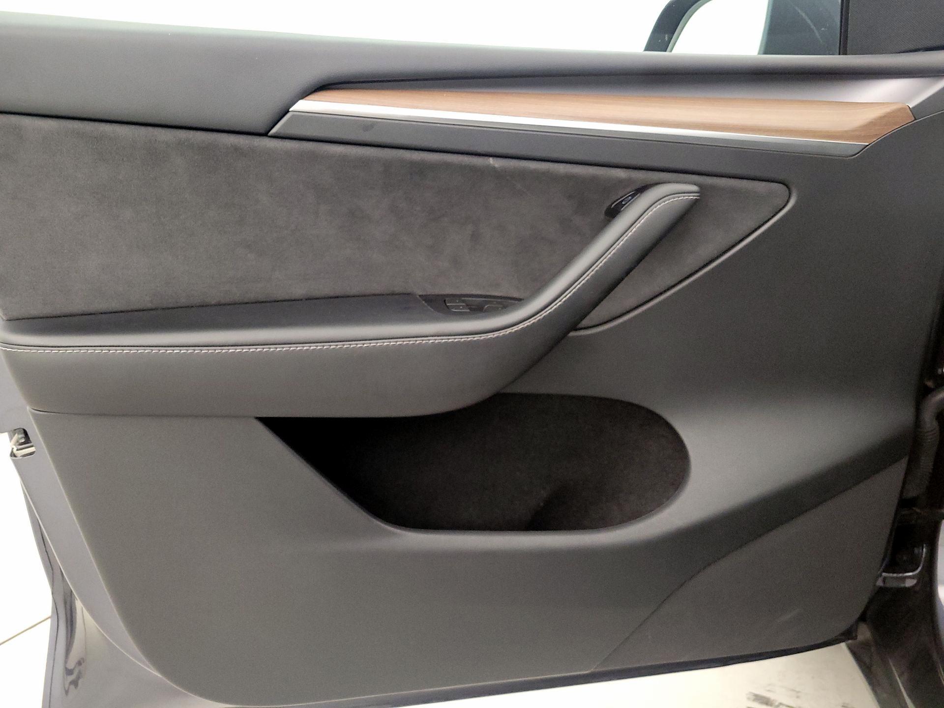 Thumbnail: 2023 Tesla Model Y - 12