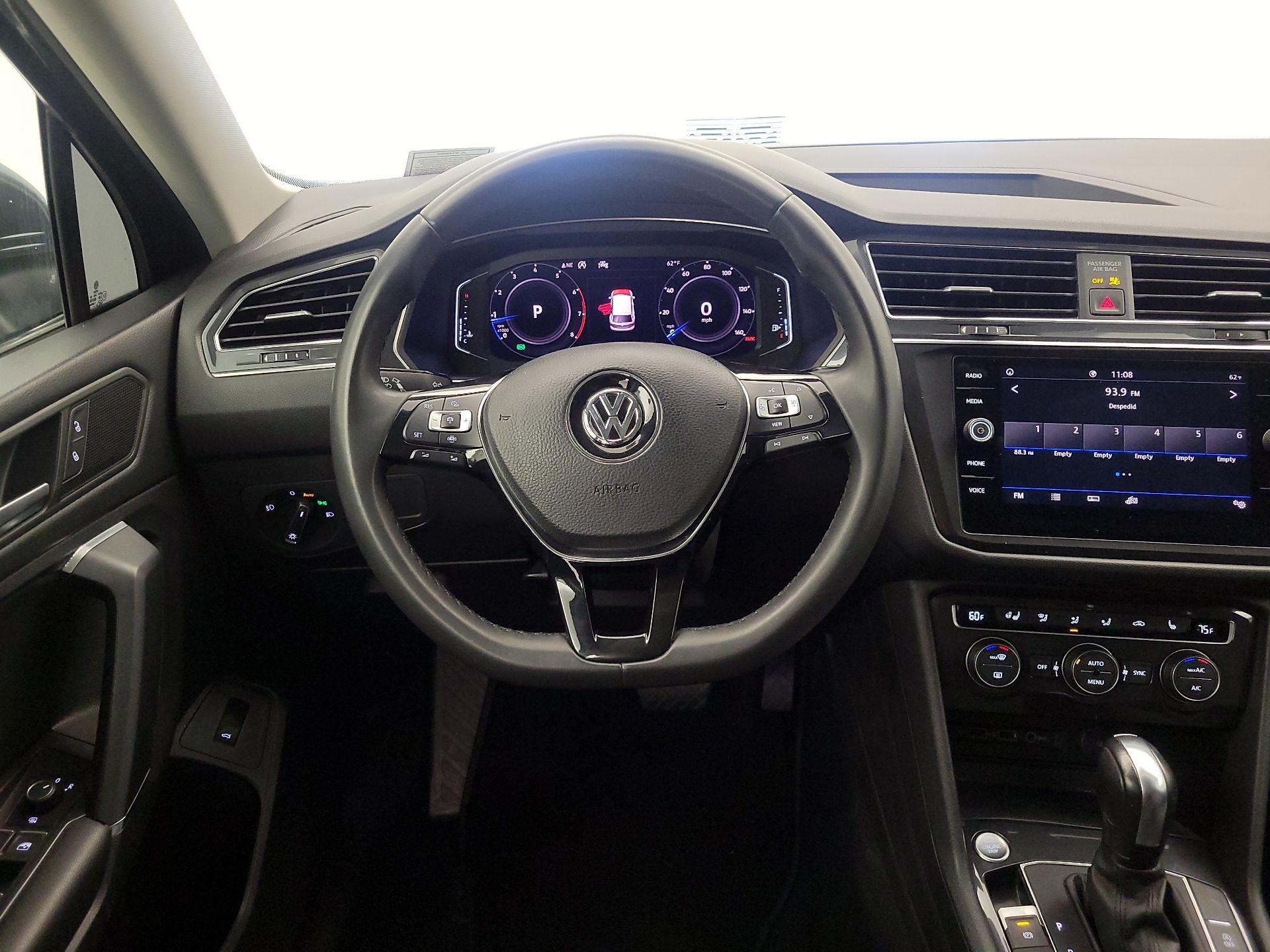 Thumbnail: 2020 Volkswagen Tiguan - 10