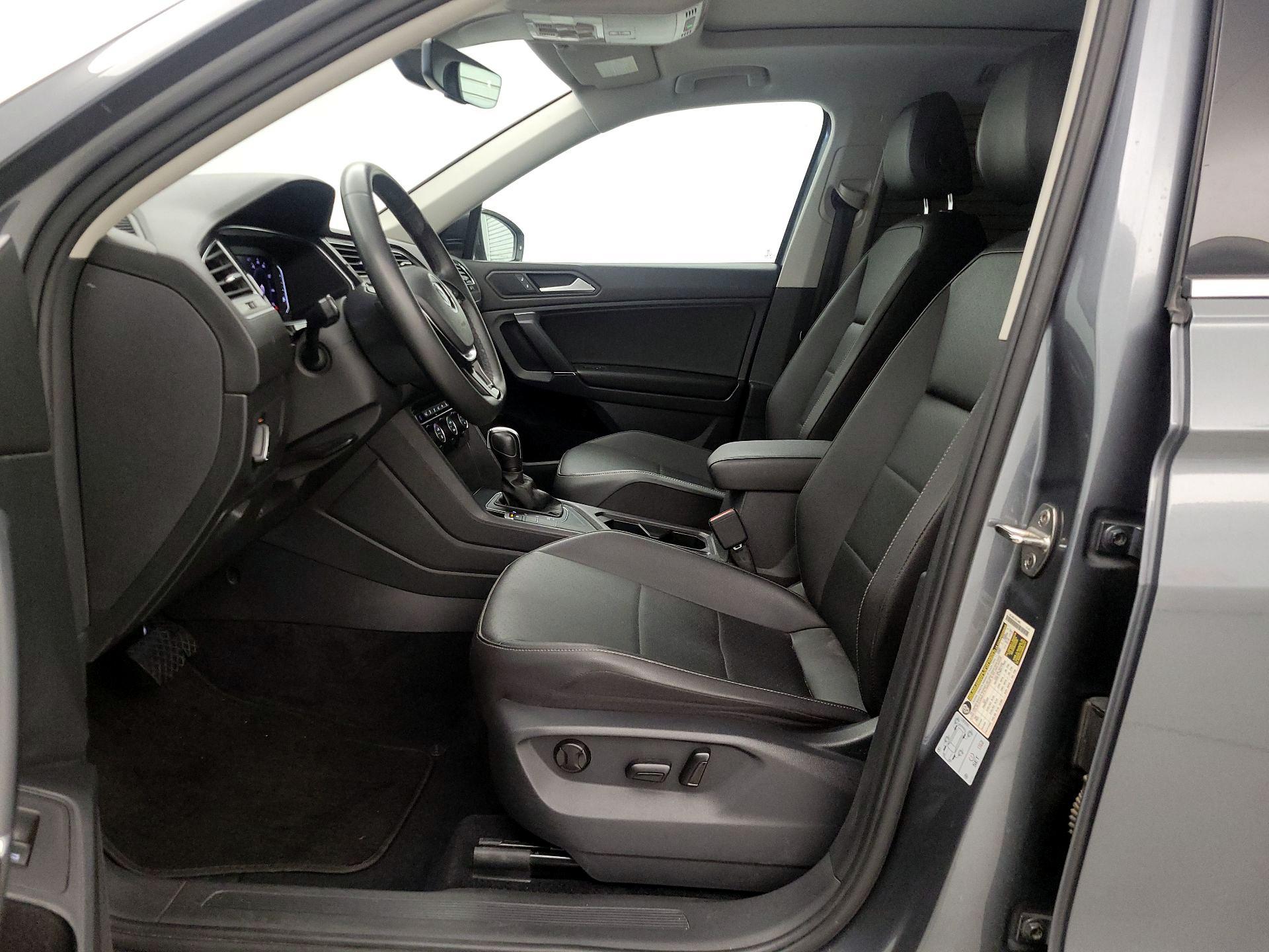 Thumbnail: 2020 Volkswagen Tiguan - 11