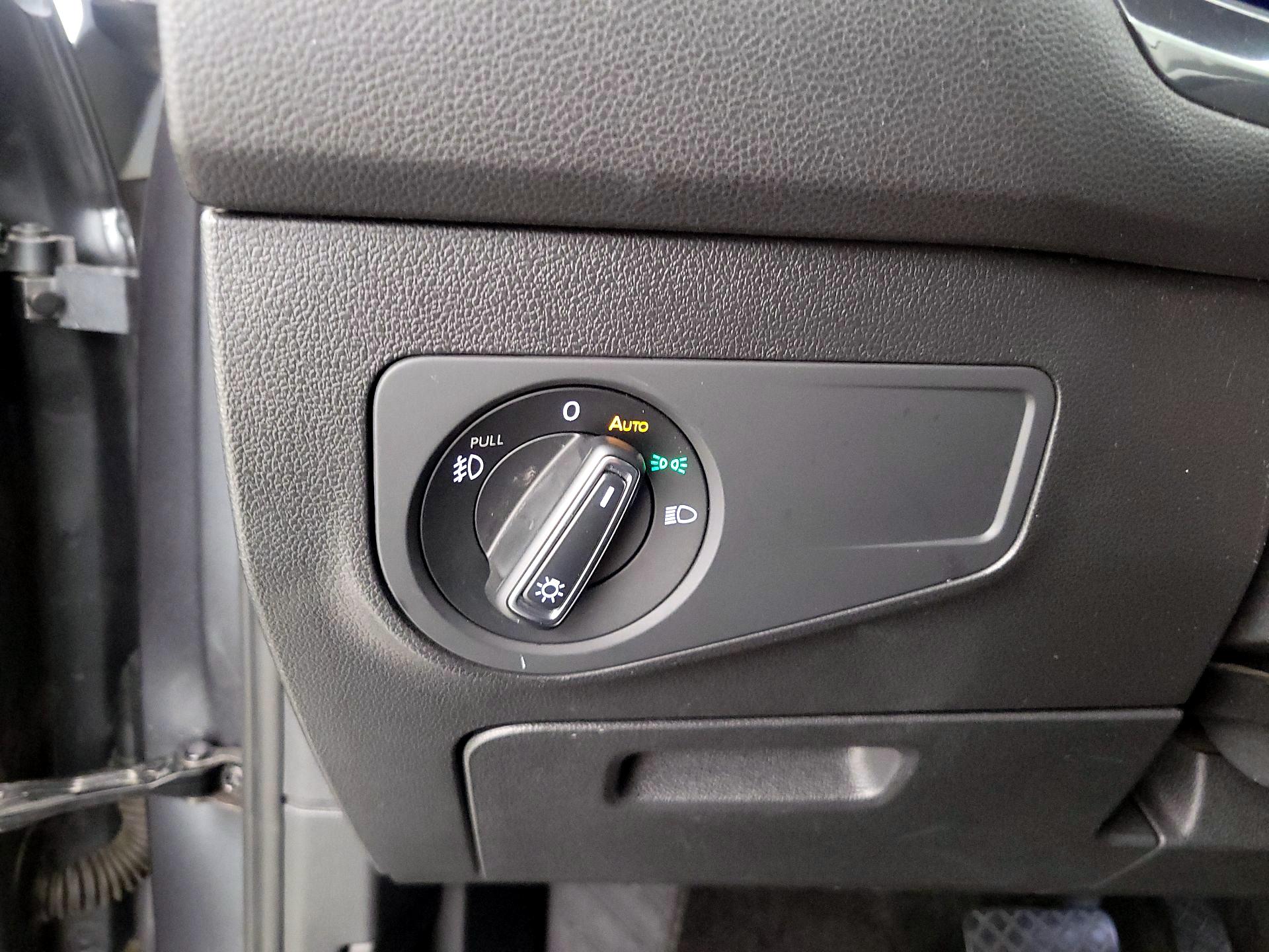 Thumbnail: 2020 Volkswagen Tiguan - 13