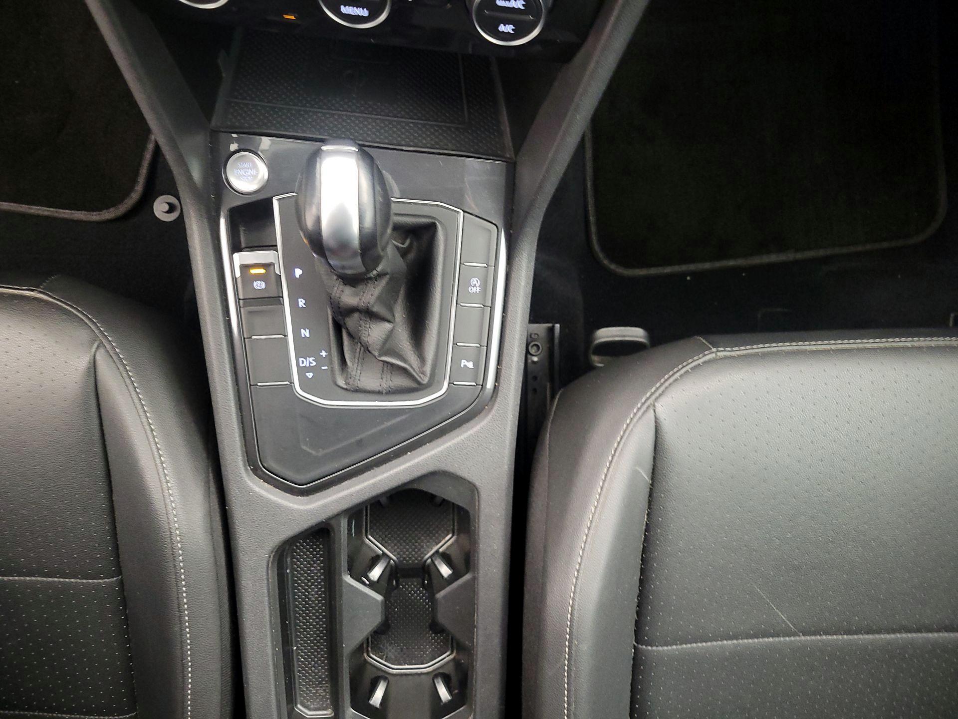 Thumbnail: 2020 Volkswagen Tiguan - 17