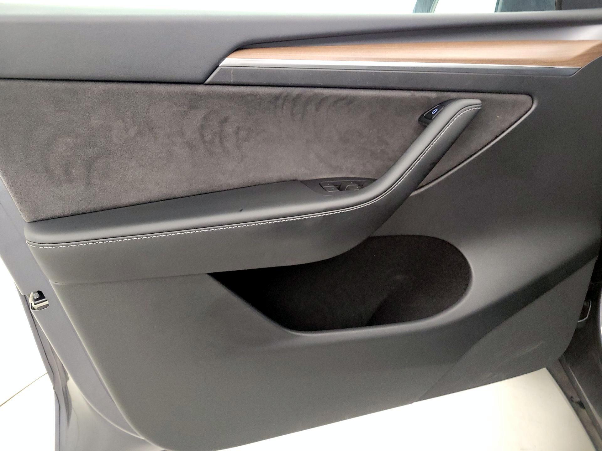 Thumbnail: 2022 Tesla Model Y - 12