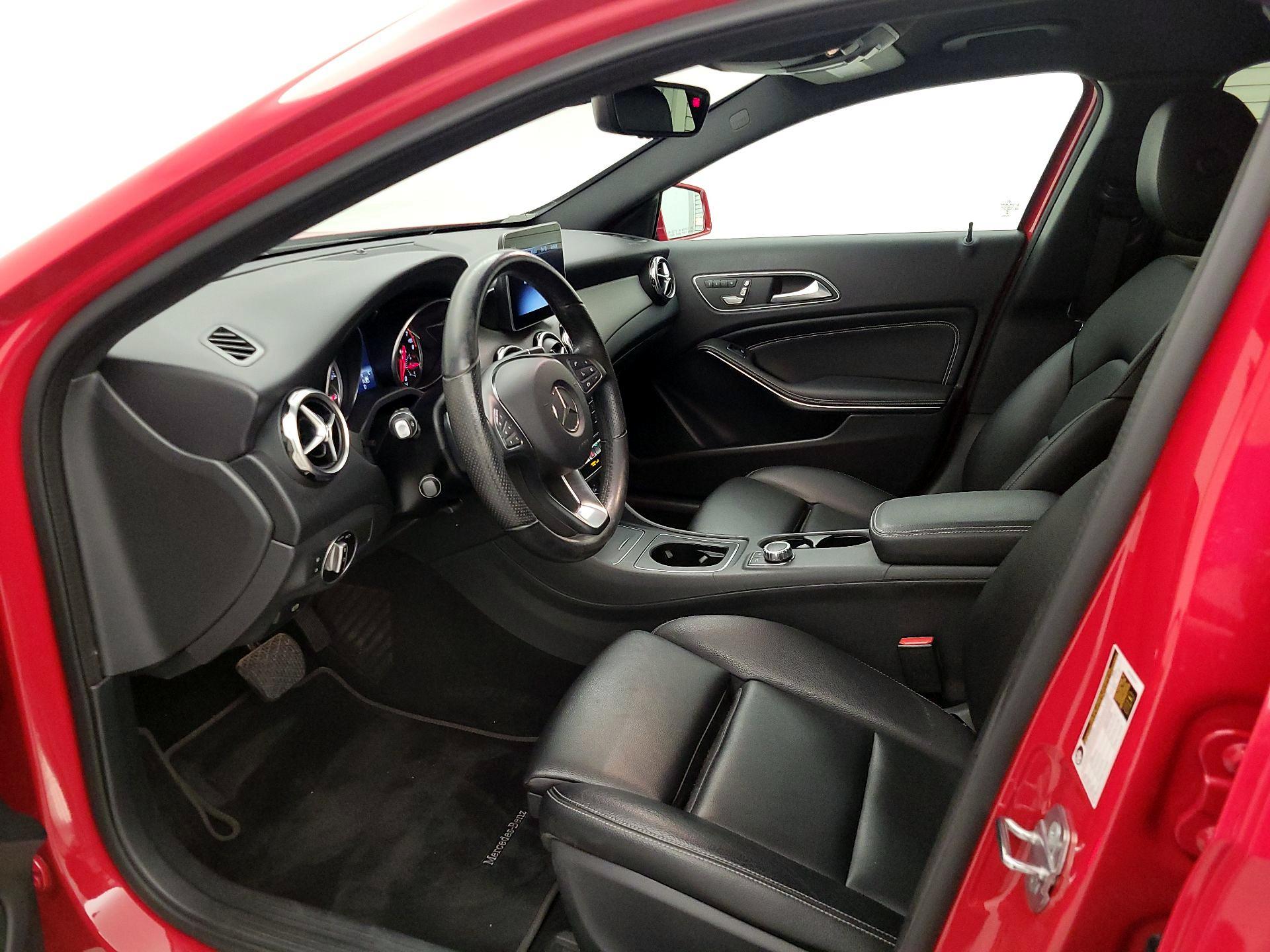 Thumbnail: 2020 Mercedes-Benz GLA - 11