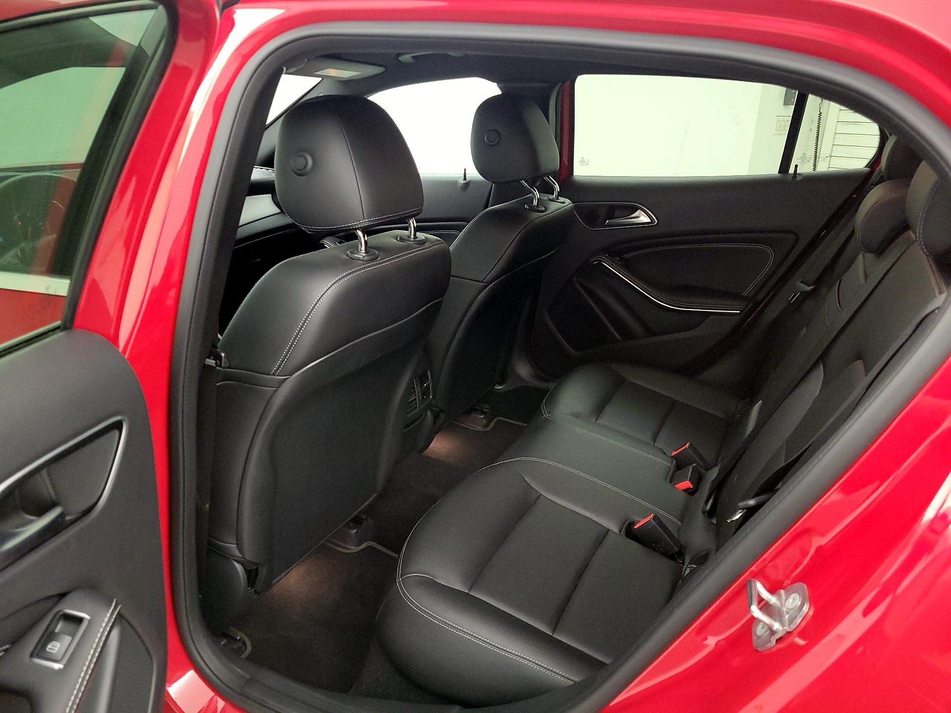 Thumbnail: 2020 Mercedes-Benz GLA - 20