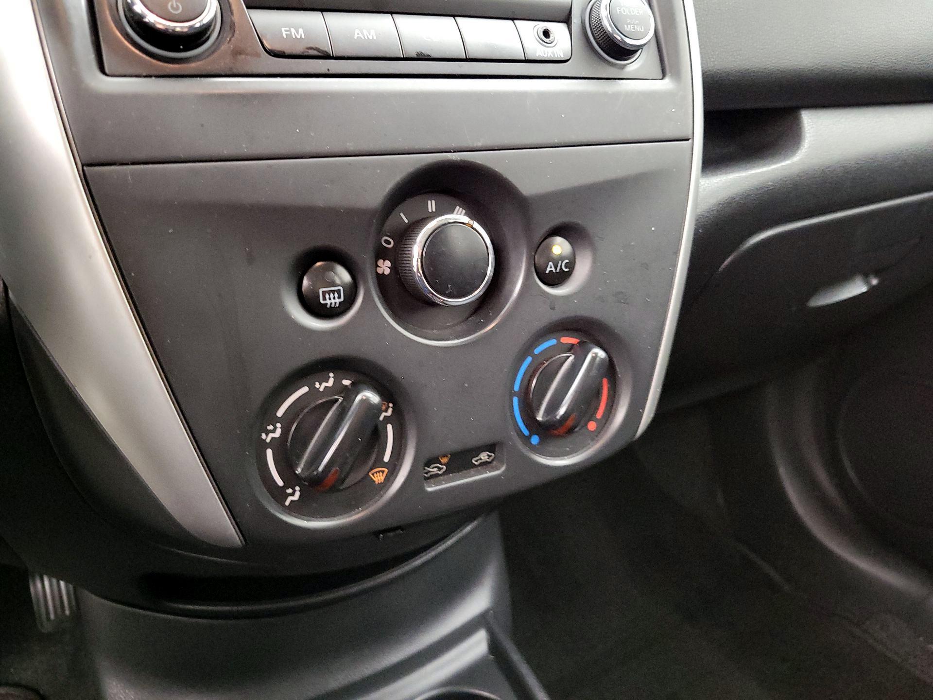 Thumbnail: 2015 Nissan Versa Note - 15