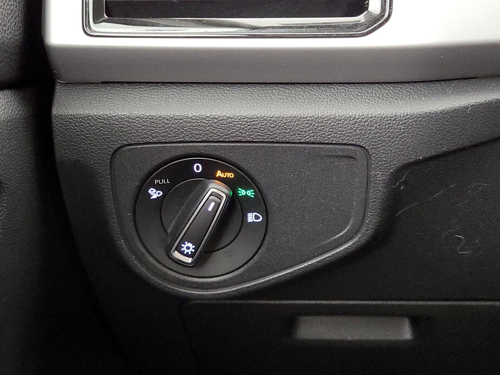 Thumbnail: 2022 Volkswagen Atlas - 13