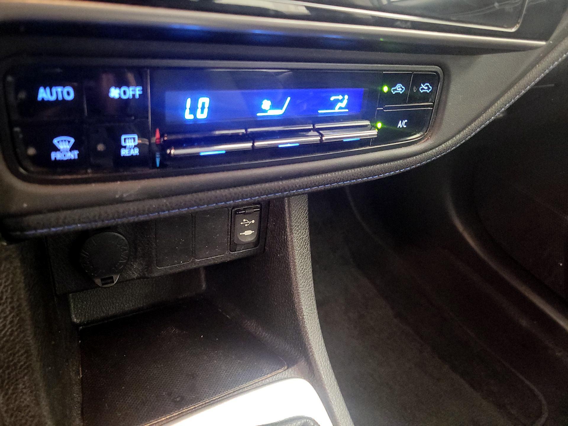 Thumbnail: 2017 Toyota Corolla - 16