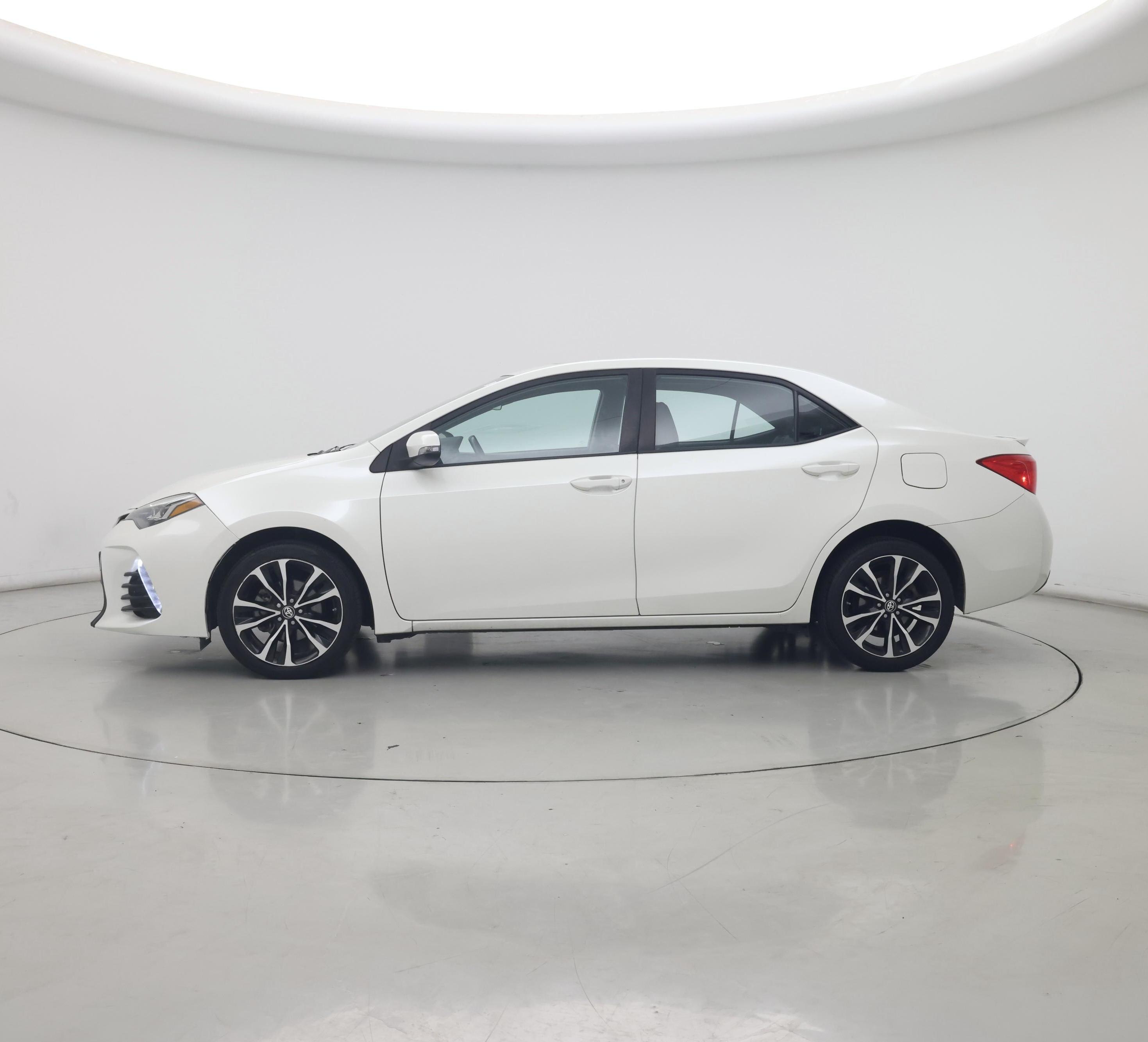 Thumbnail: 2017 Toyota Corolla - 3