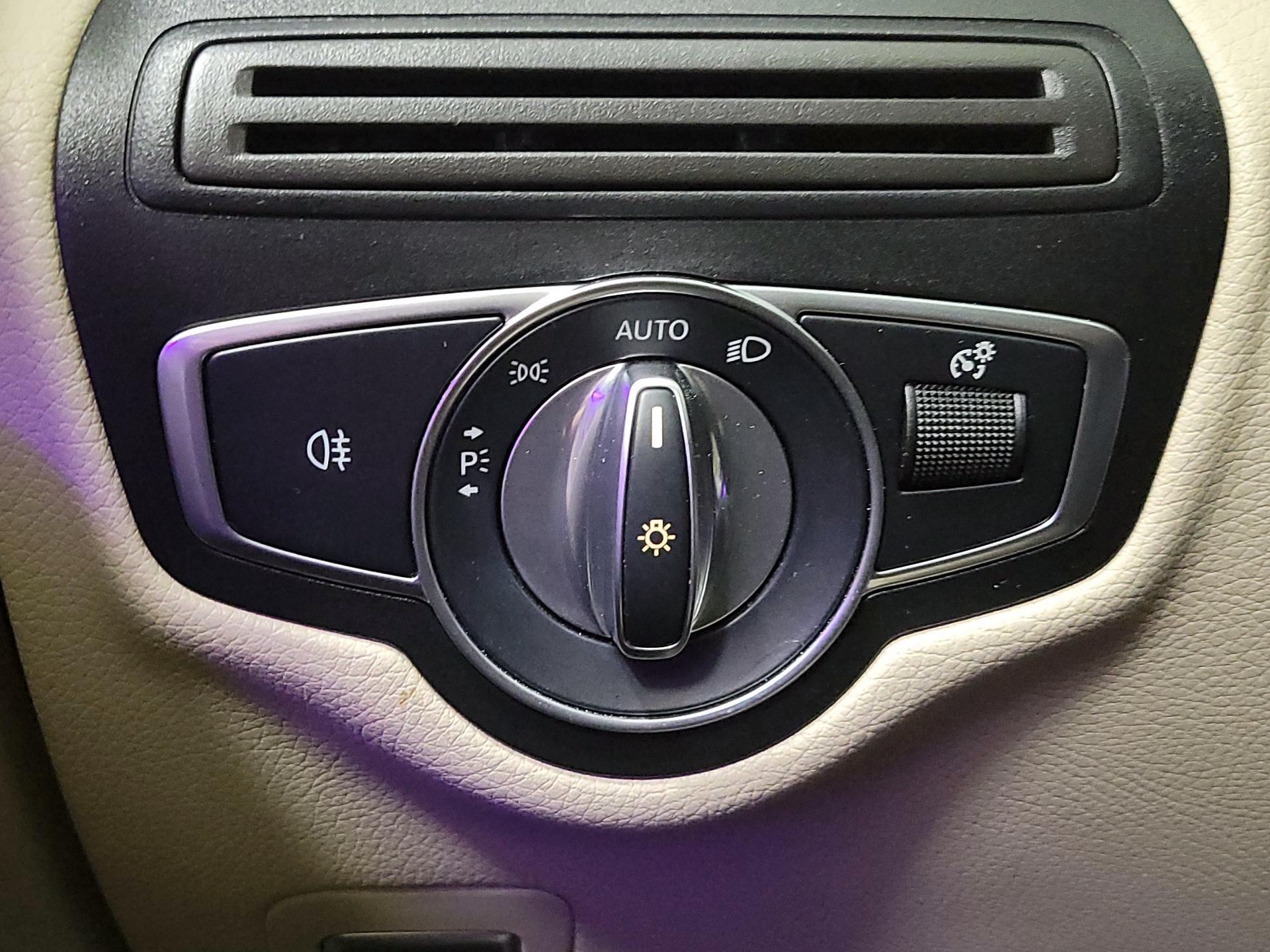 Thumbnail: 2021 Mercedes-Benz GLC - 13