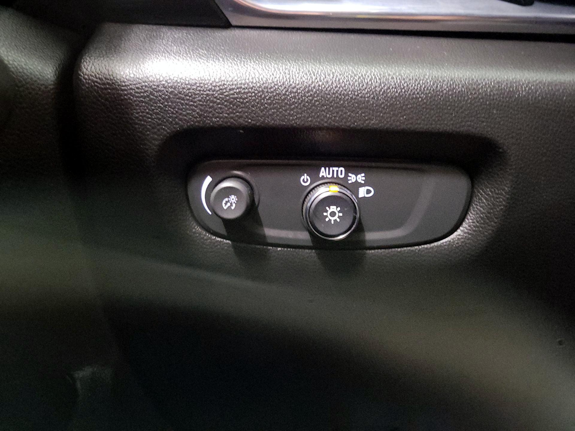 Thumbnail: 2022 Chevrolet Traverse - 13