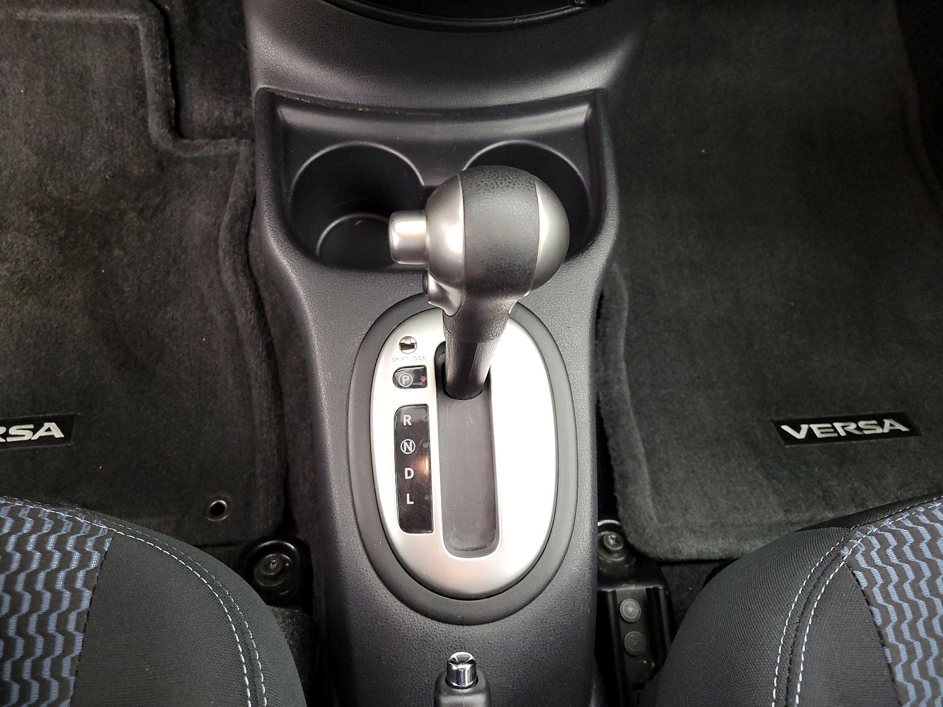 Thumbnail: 2015 Nissan Versa Note - 16