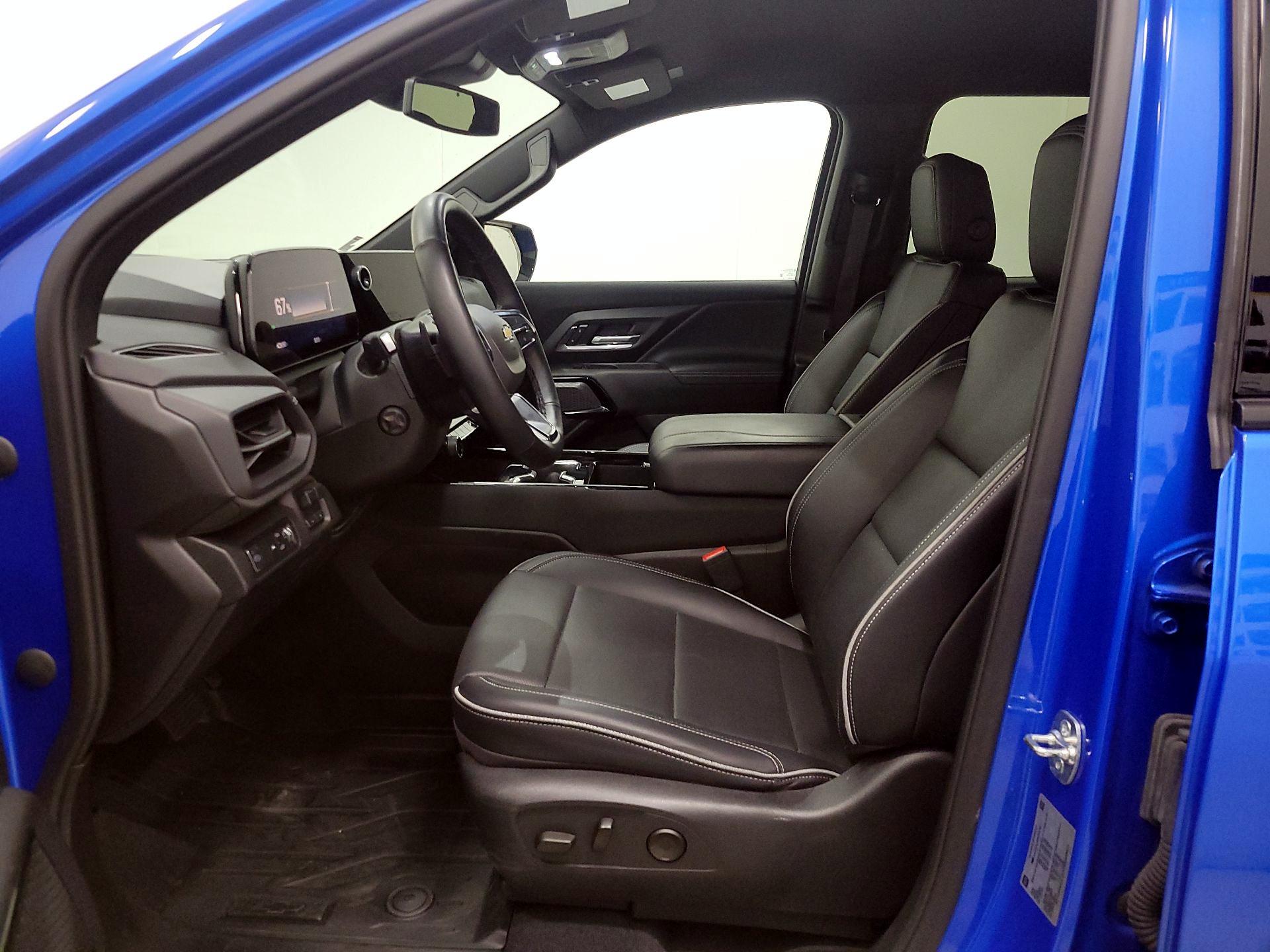 Thumbnail: 2025 Chevrolet Silverado EV - 11