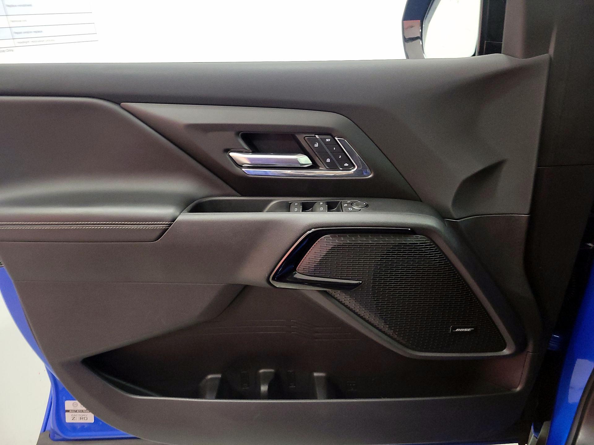 Thumbnail: 2025 Chevrolet Silverado EV - 12