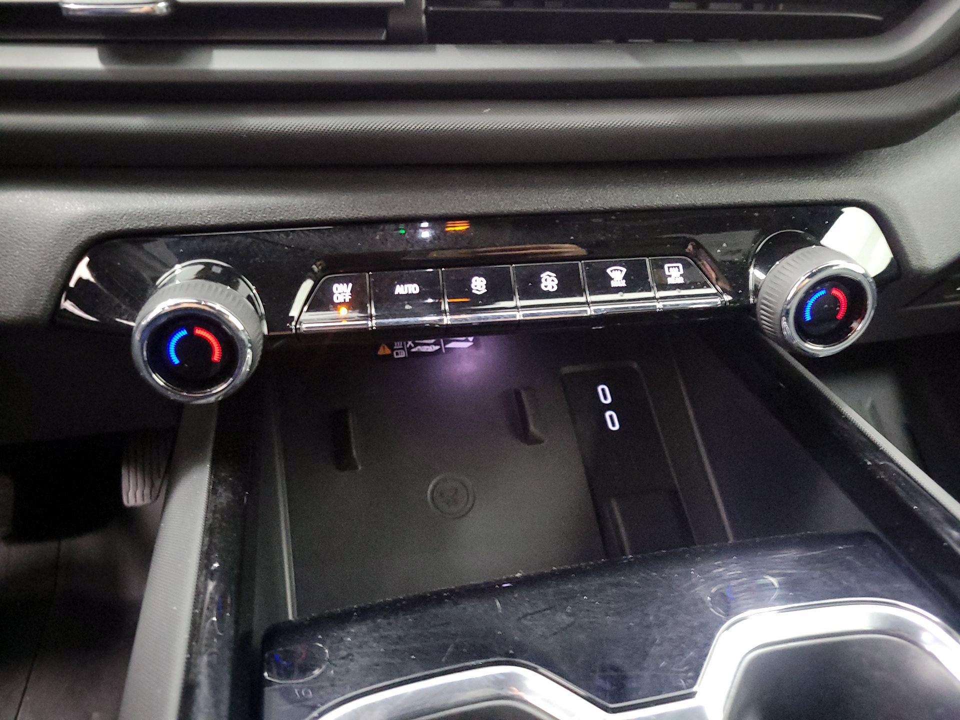 Thumbnail: 2025 Chevrolet Silverado EV - 17