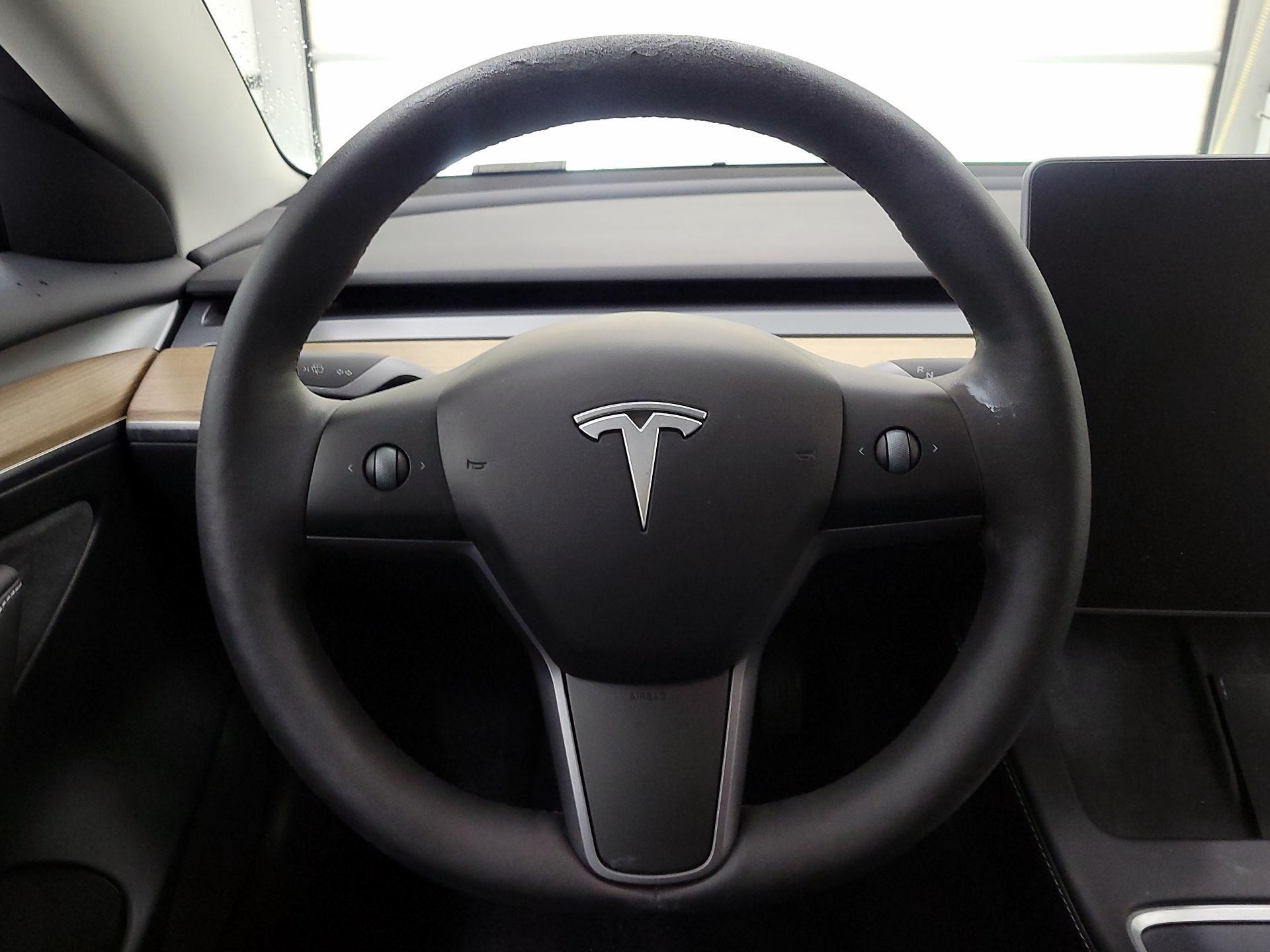 Thumbnail: 2023 Tesla Model 3 - 10