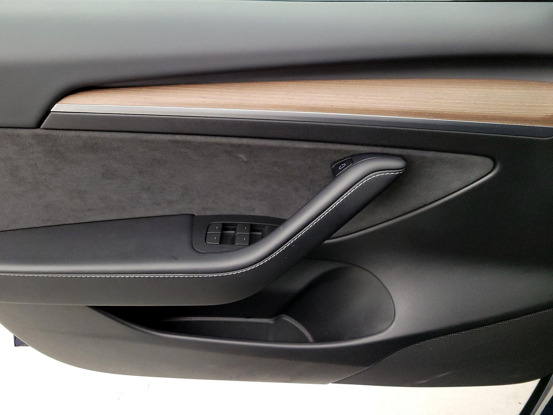 Thumbnail: 2023 Tesla Model 3 - 12