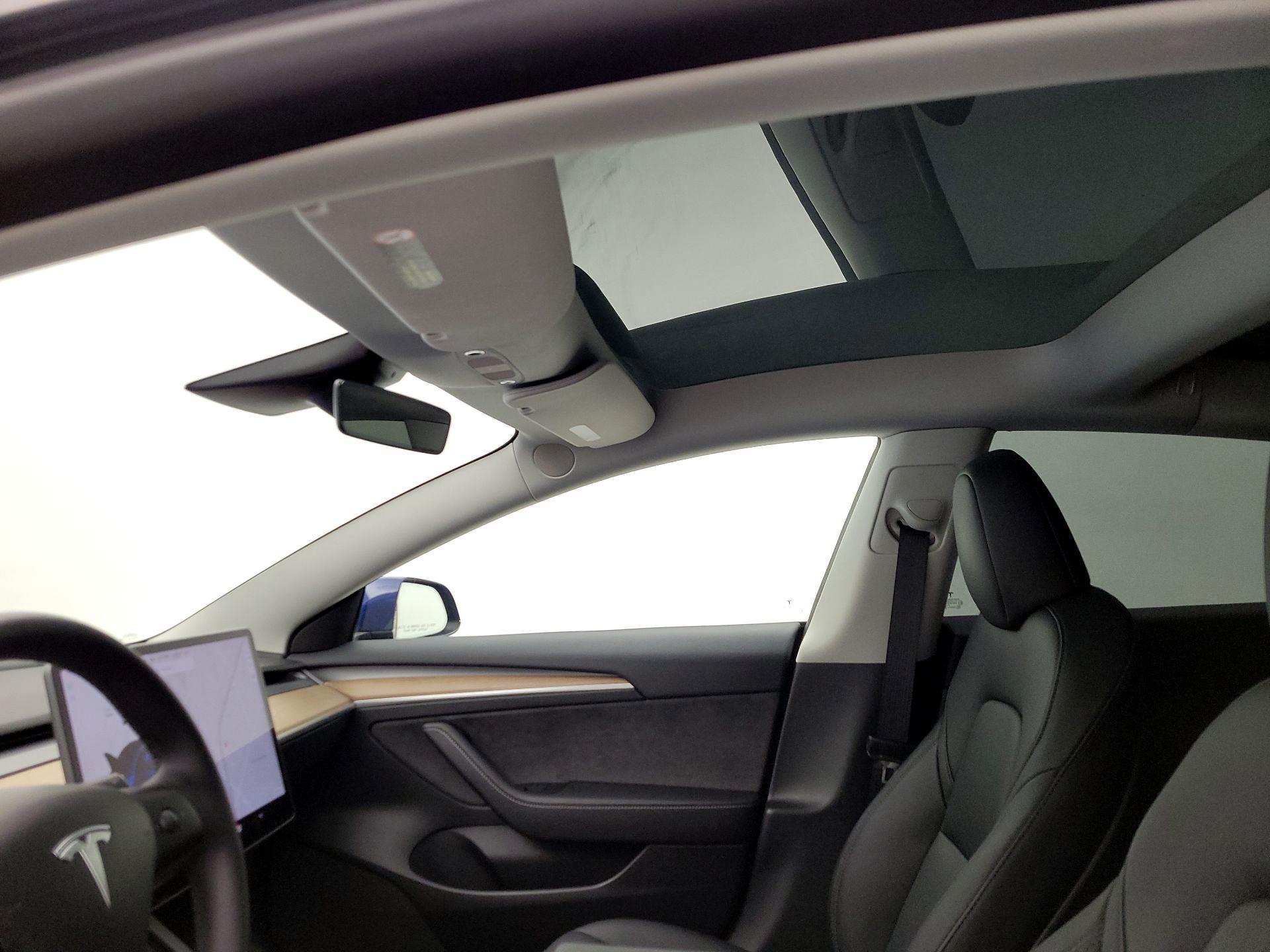 Thumbnail: 2023 Tesla Model 3 - 18