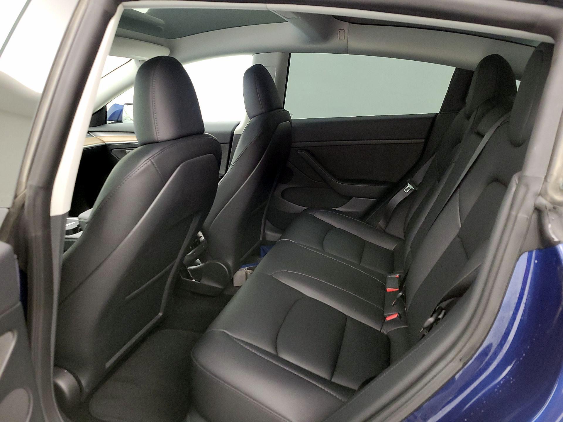 Thumbnail: 2023 Tesla Model 3 - 19