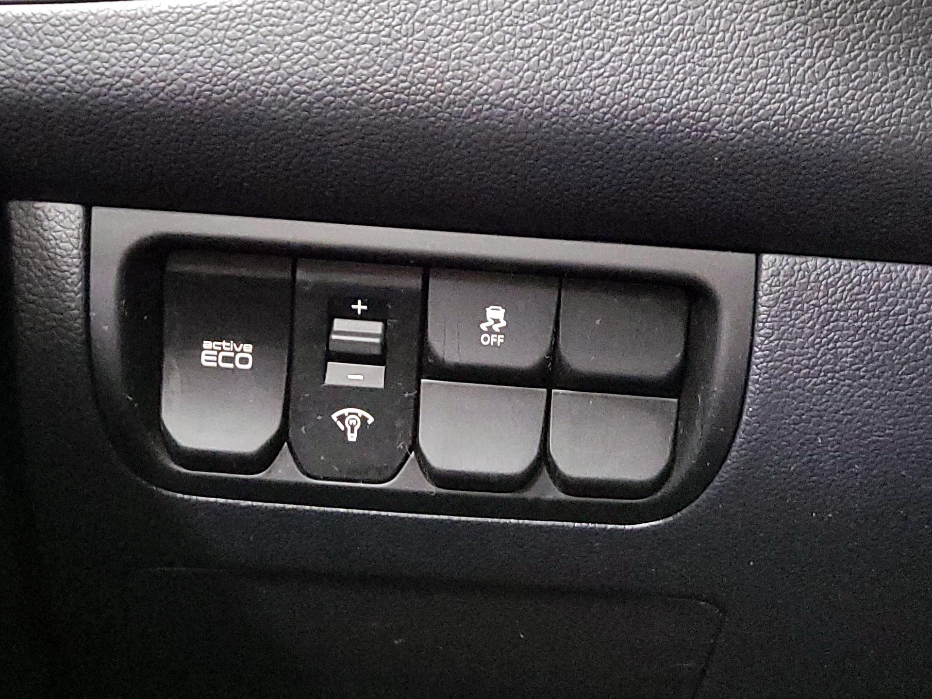 Thumbnail: 2014 Kia Rio - 13