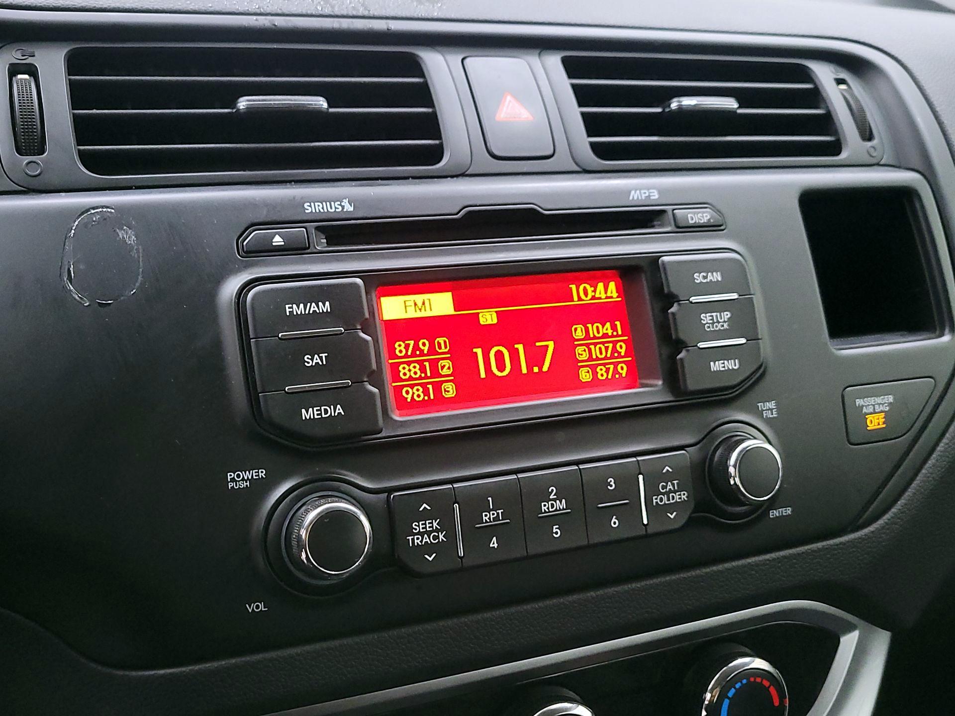 Thumbnail: 2014 Kia Rio - 14