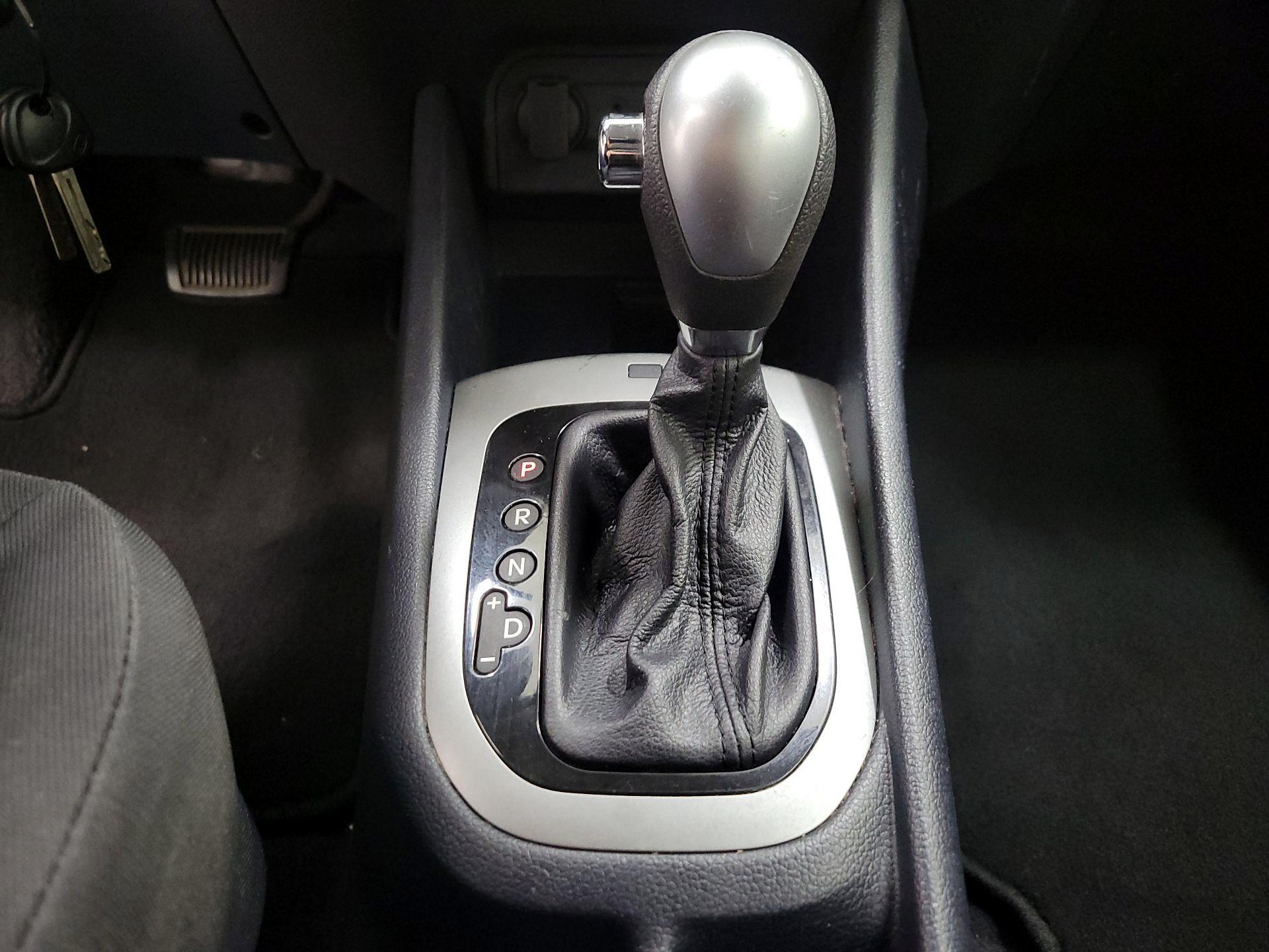 Thumbnail: 2014 Kia Rio - 16