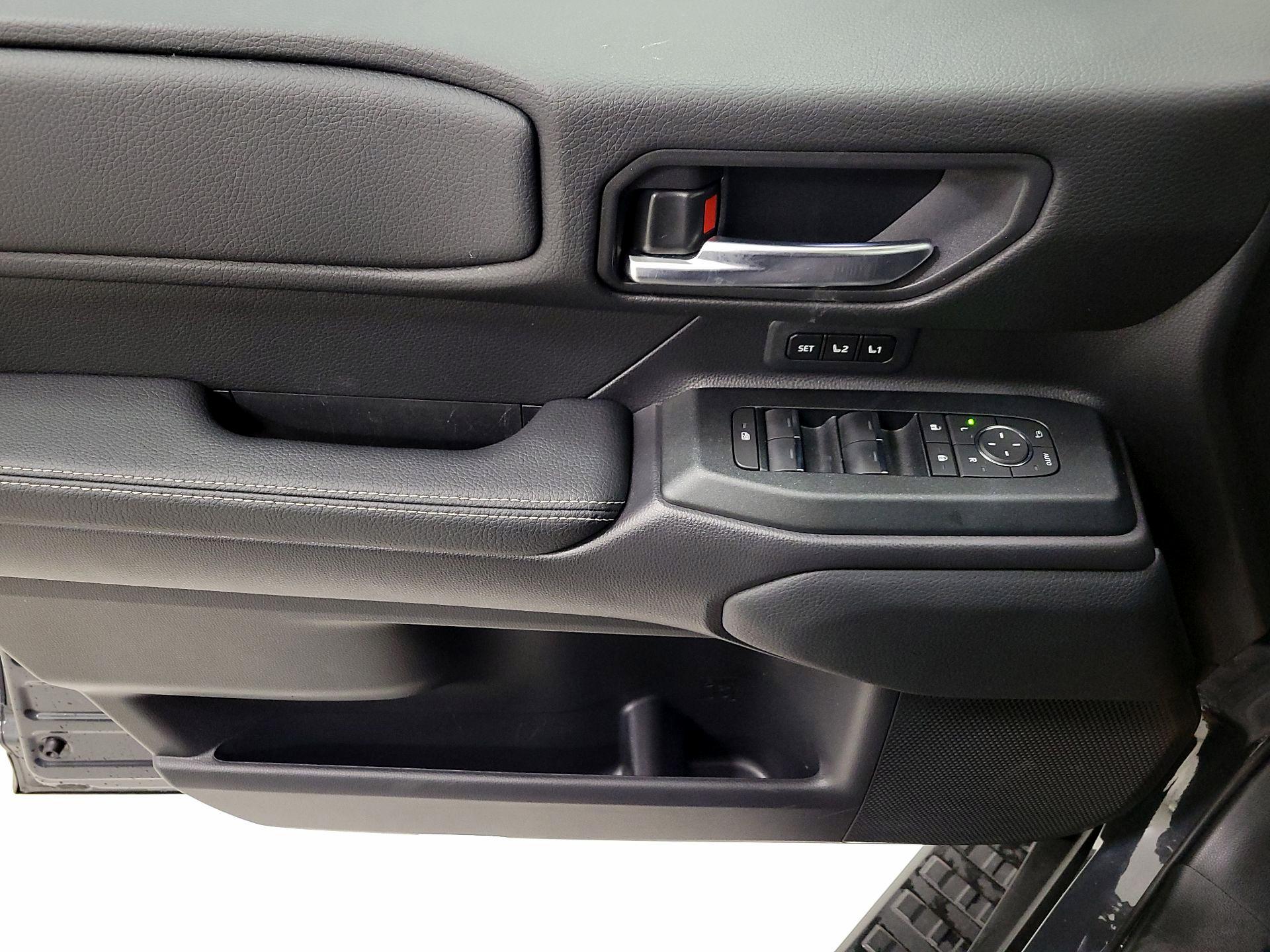 Thumbnail: 2025 Toyota Land Cruiser - 12