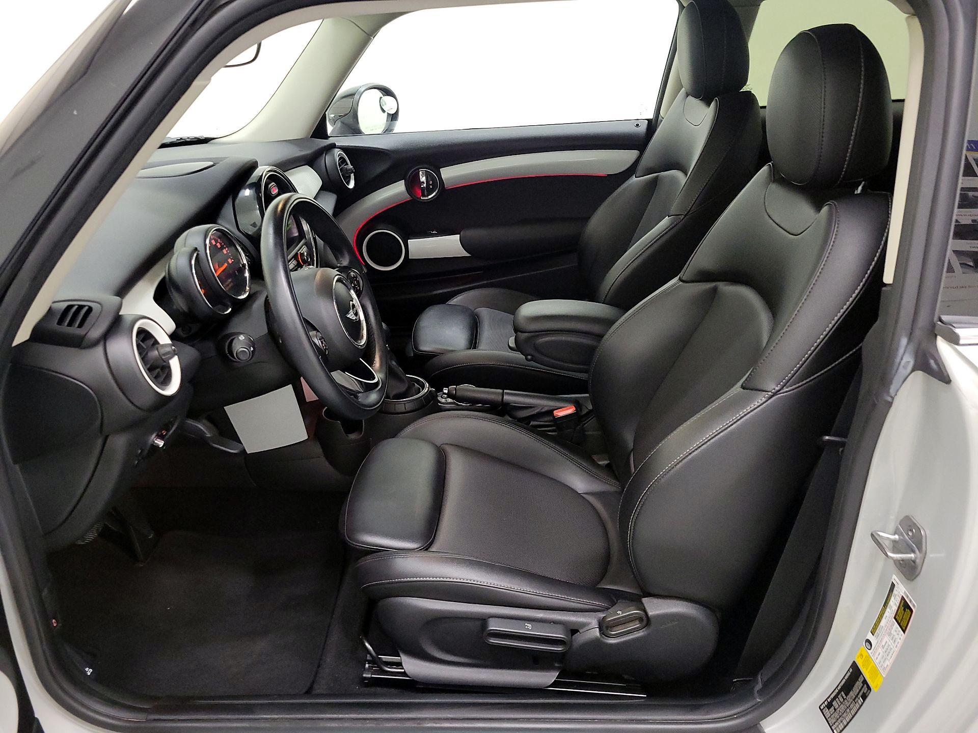 Thumbnail: 2016 MINI Cooper Hardtop - 11