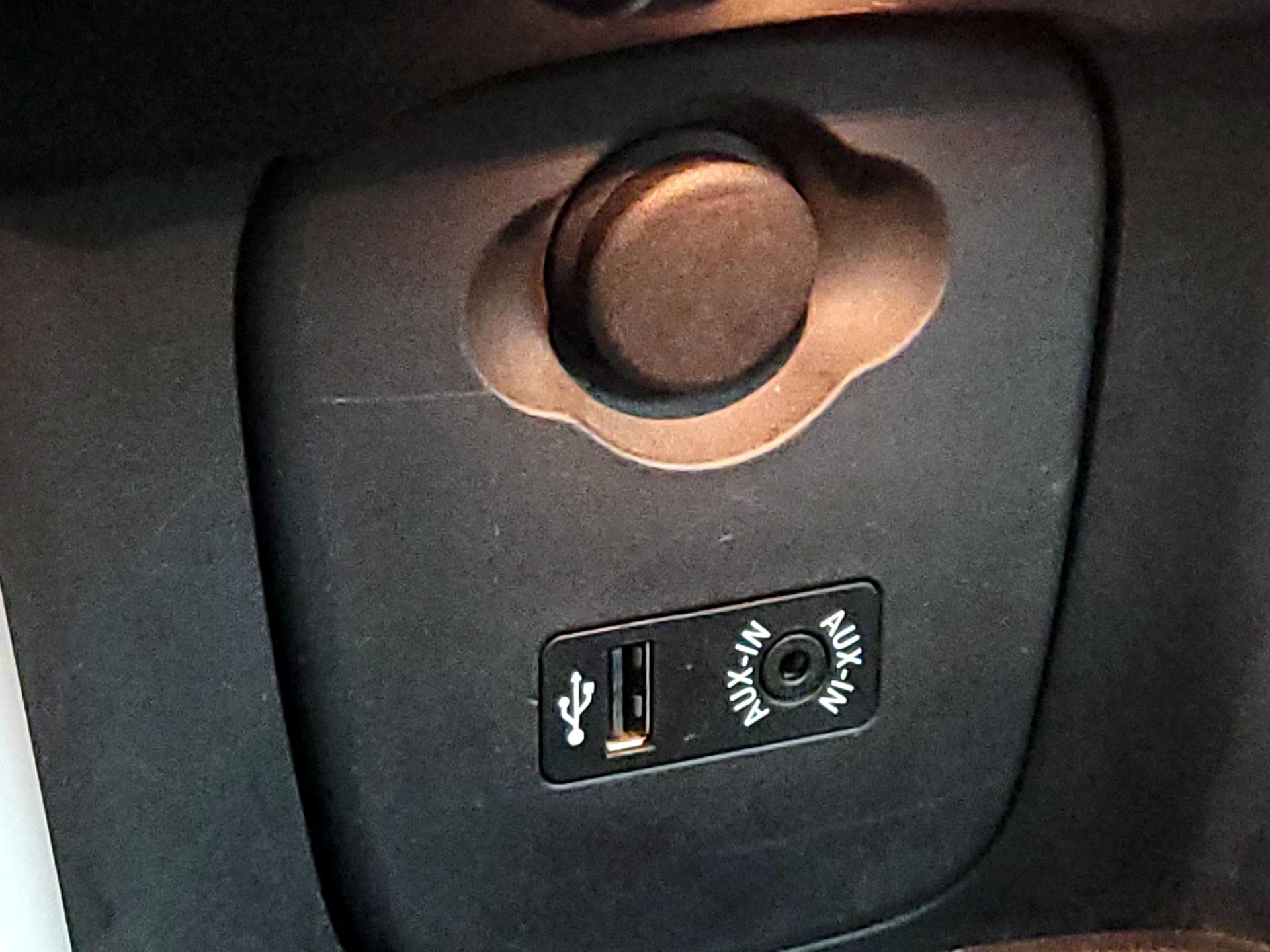 Thumbnail: 2016 MINI Cooper Hardtop - 17