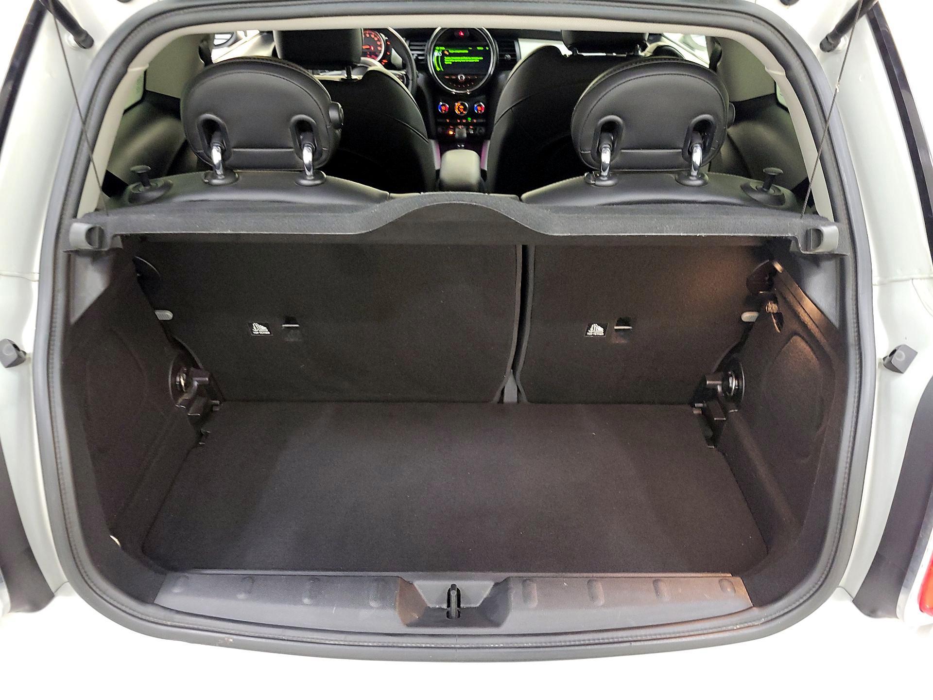 Thumbnail: 2016 MINI Cooper Hardtop - 18