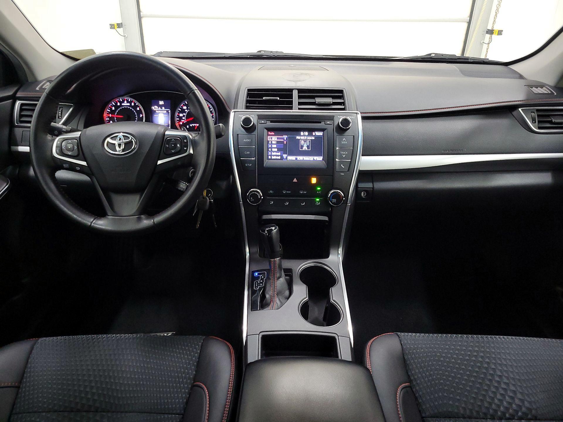 Thumbnail: 2015 Toyota Camry - 9