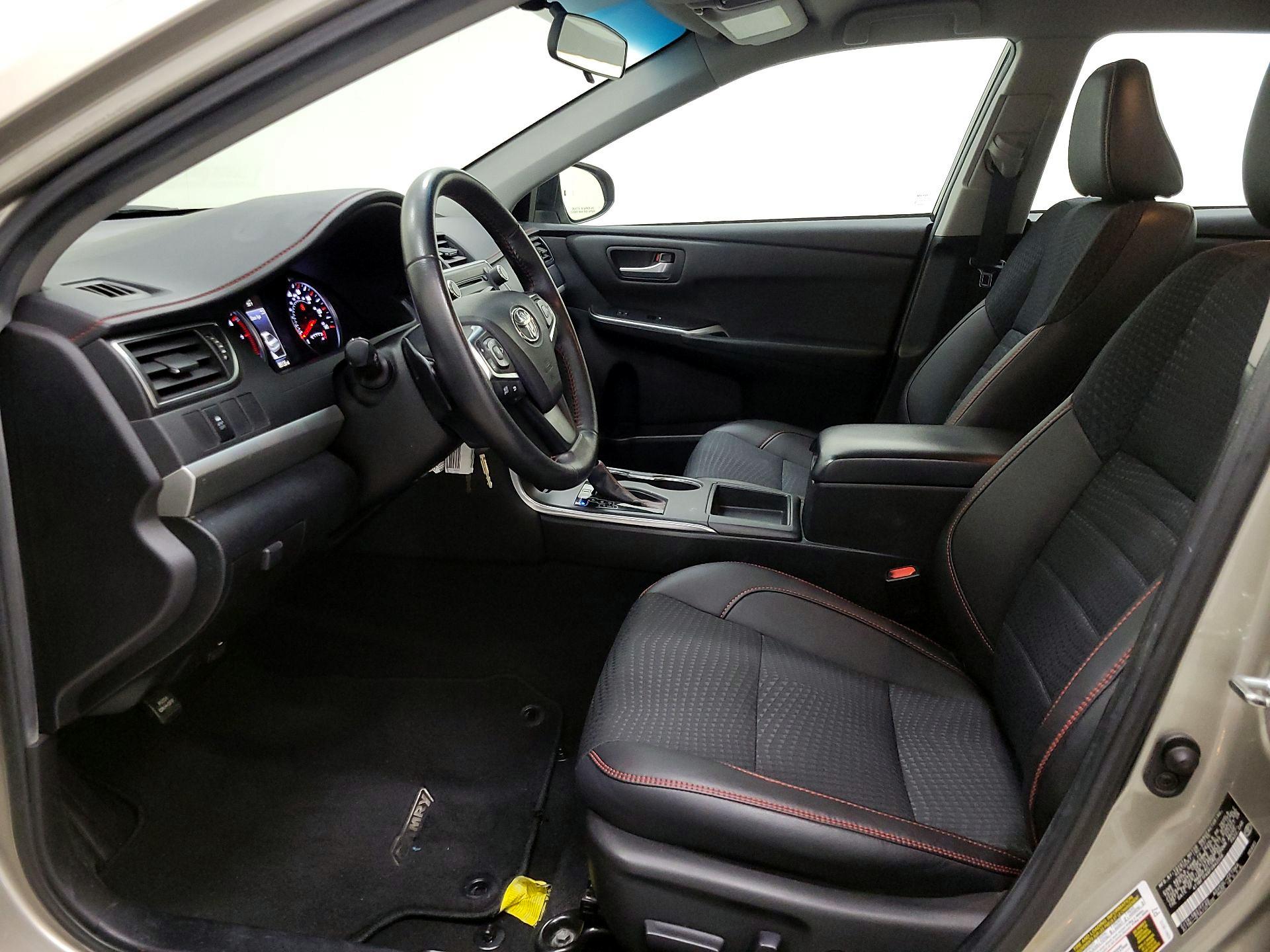 Thumbnail: 2015 Toyota Camry - 11