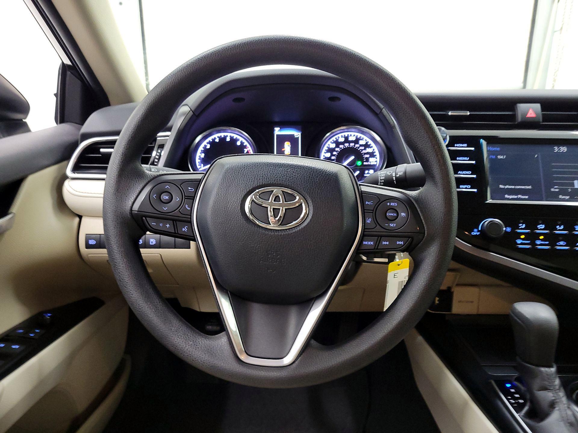 Thumbnail: 2018 Toyota Camry - 10